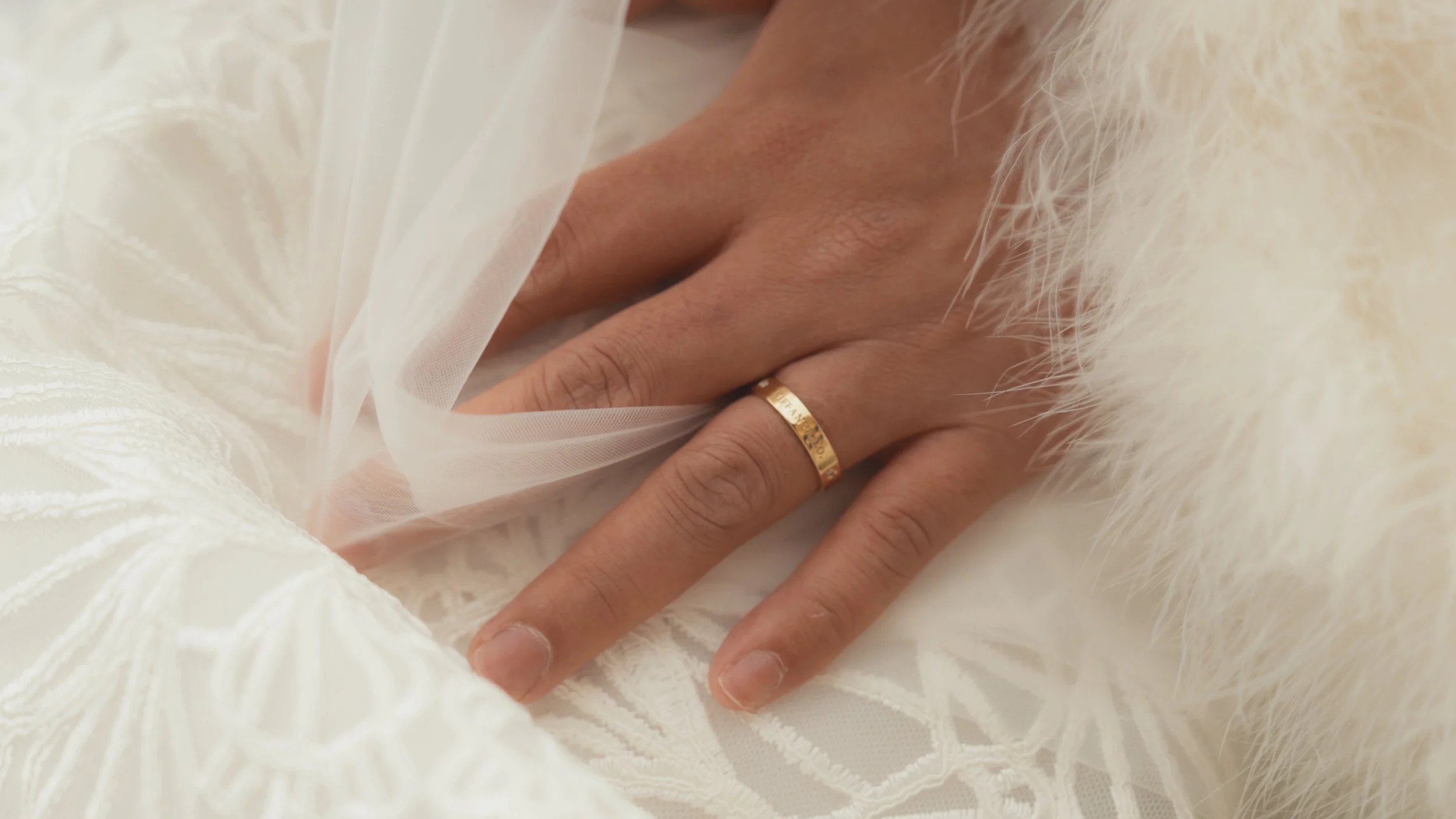 Jeanie&Jay Stills_1.73.1.jpg