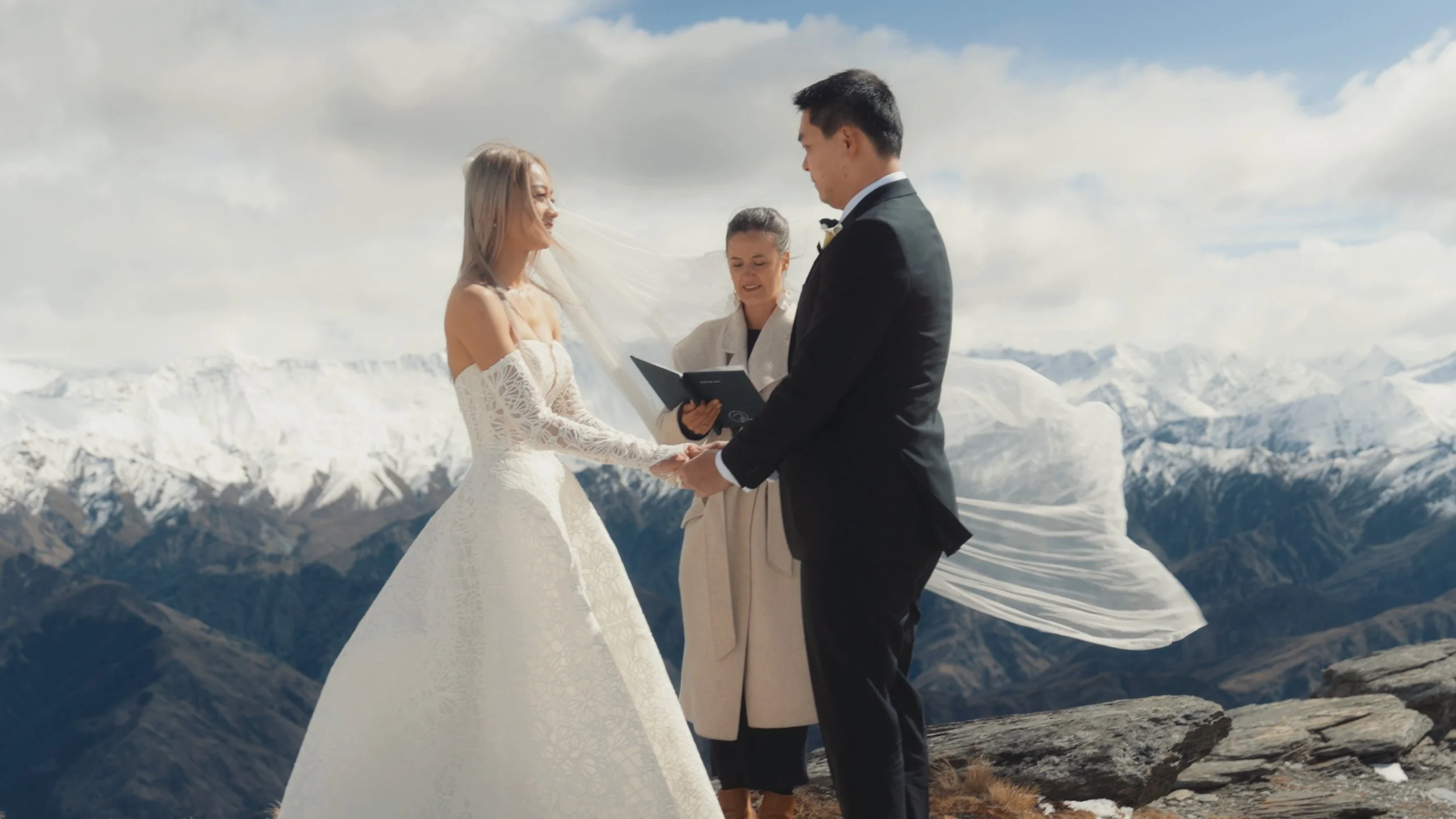 Jeanie&Jay Stills_1.26.1.jpg