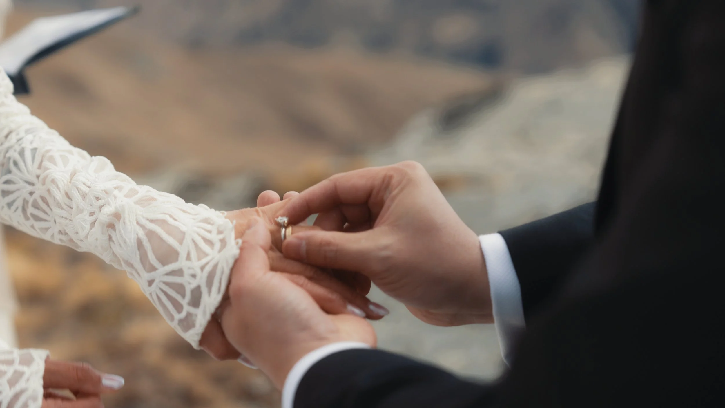 Jeanie&Jay Stills_1.65.1.jpg