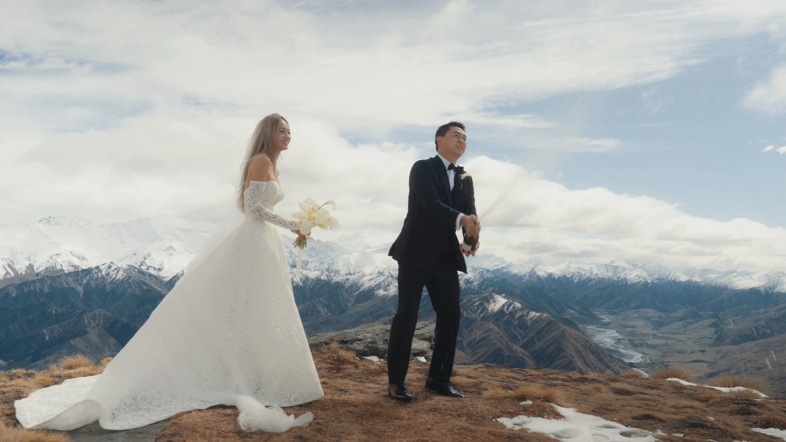 Jeanie&Jay Stills_1.74.1.jpg