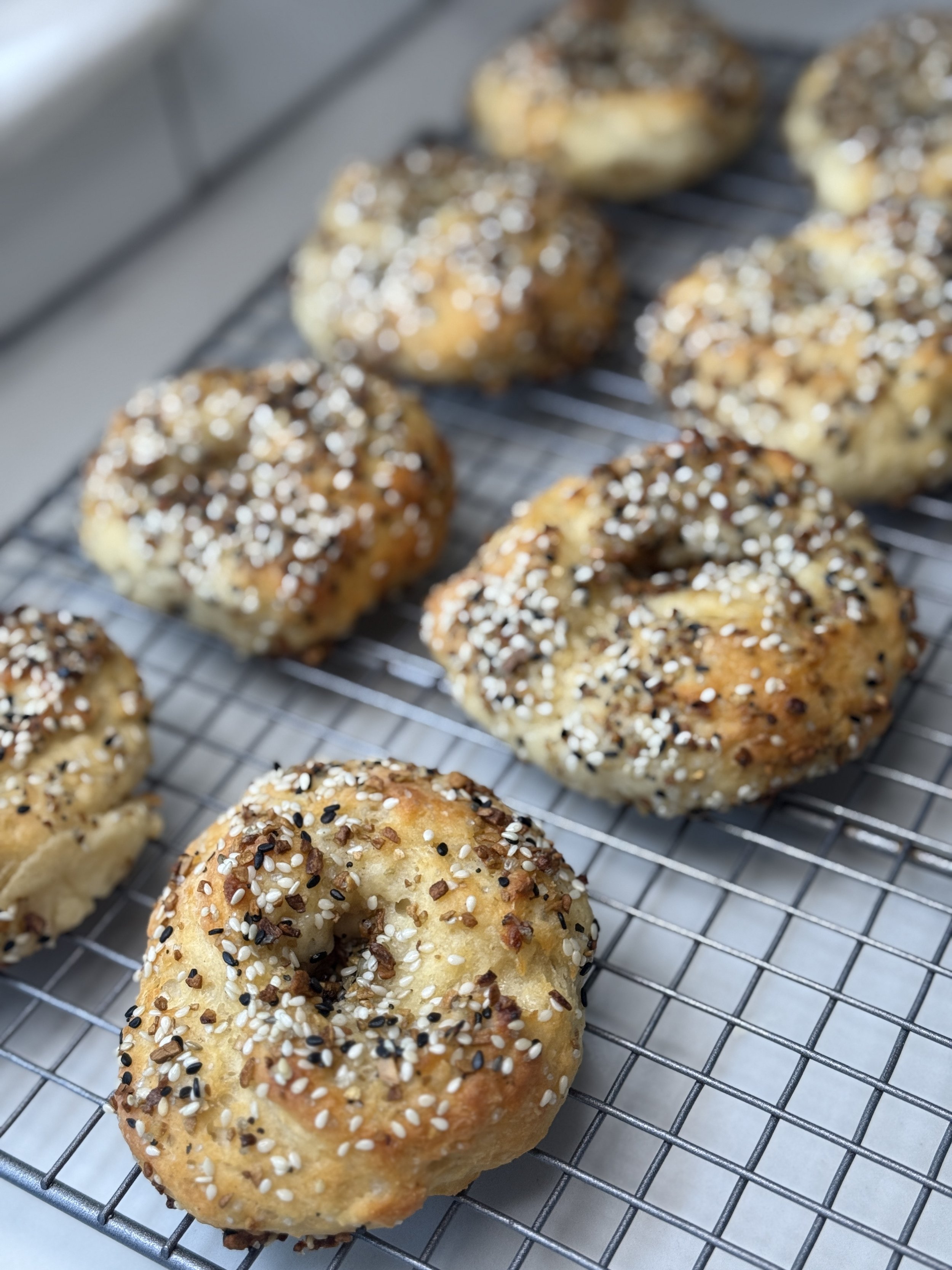 Greek Yogurt (or Cottage Cheese) Everything Bagels