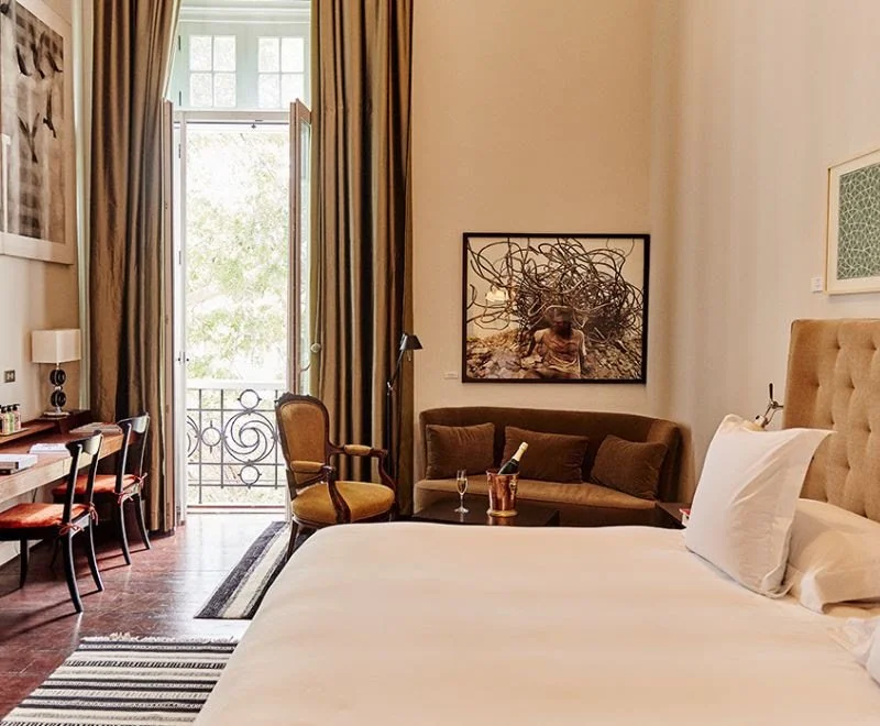 Hotel B, Lima