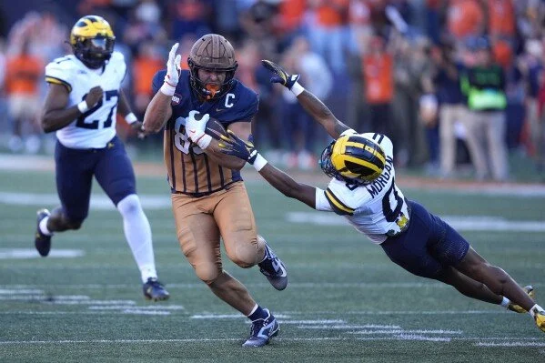 Illinois Tops Michigan 21-7 in Memorial Stadium Rededication Game