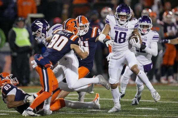 Illinois Dominates Northwestern 38-28 to Reach Nine Wins for the First Time Since 2007