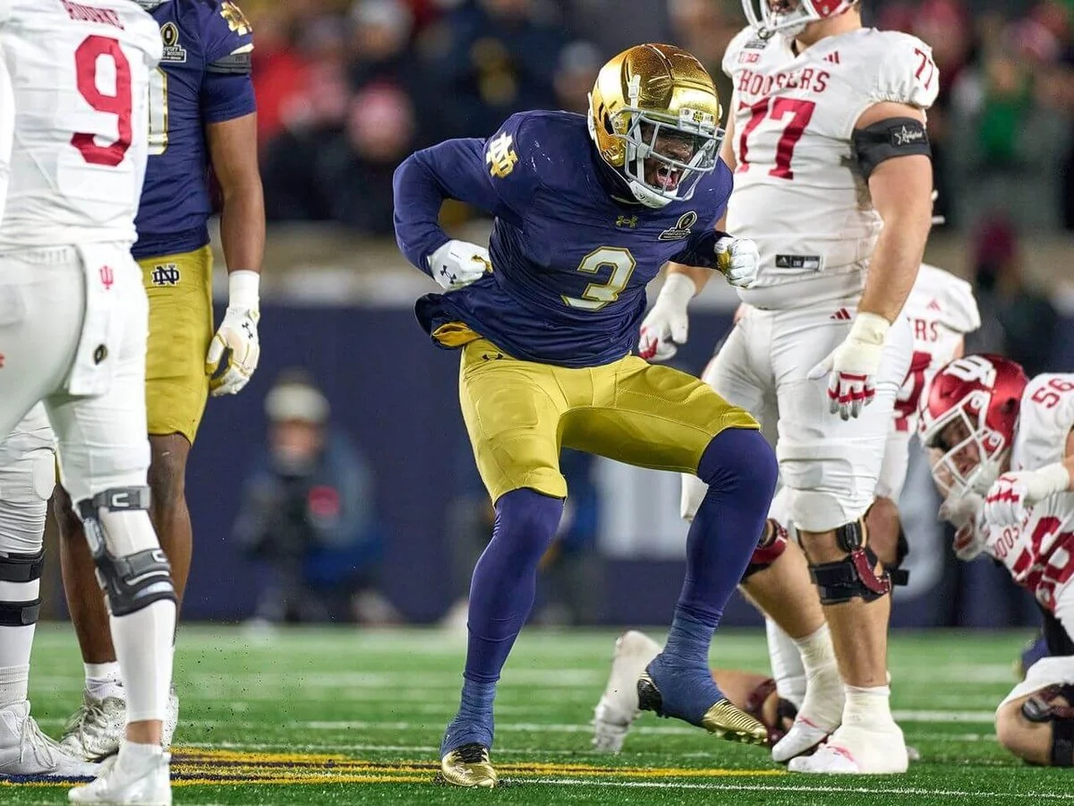 Notre Dame Dominates Indiana in CFP Opener: Jeremiyah Love’s Historic Run Sets the Tone for 27-17 Victory