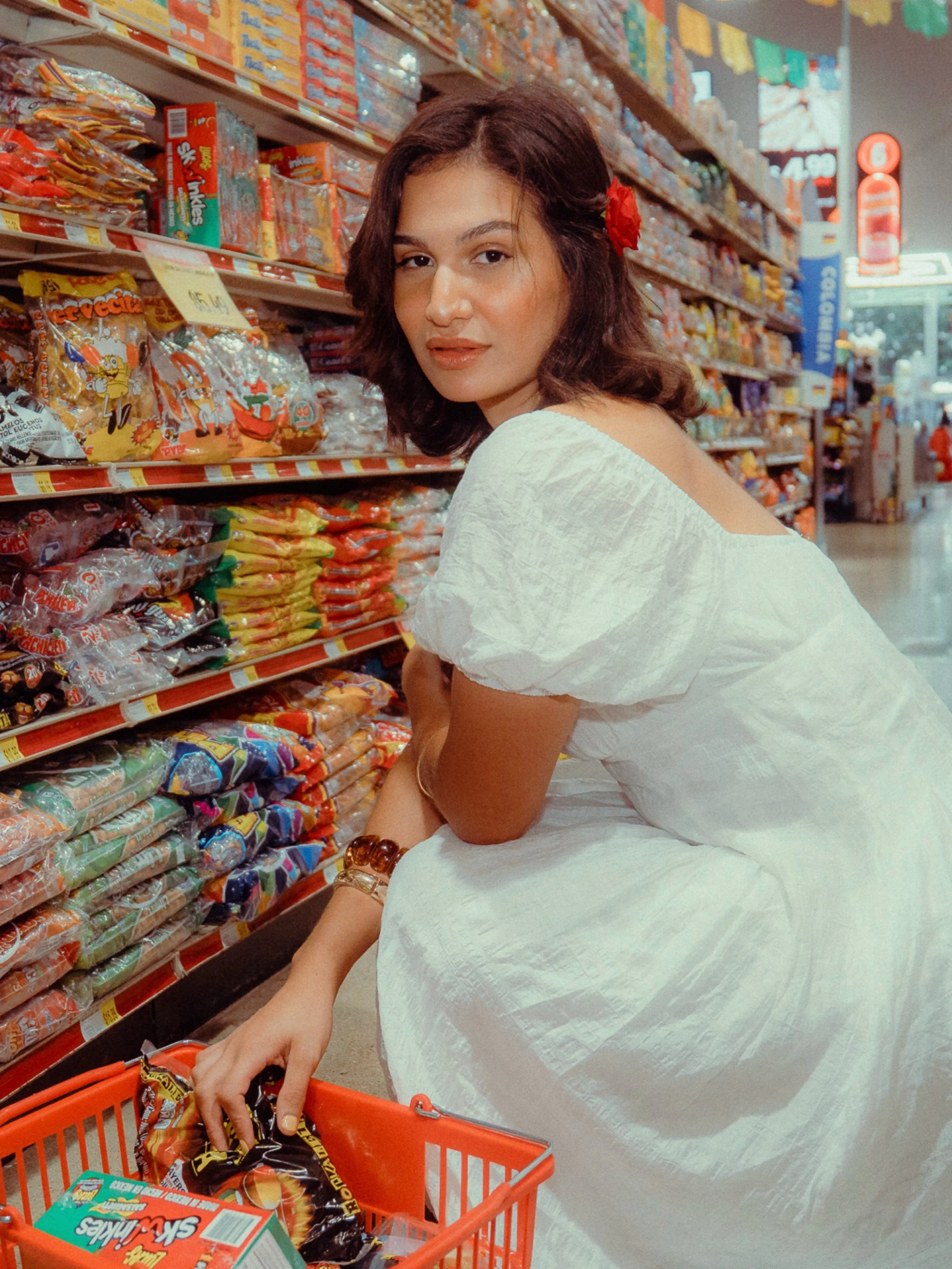 Testing w/ @fridavrgr of @hayamiagency 

We turned ordinary moments at the Supermercado into a moment to infuse culture, fashion, and beauty all in one session.

Shot on @sonyalpha
