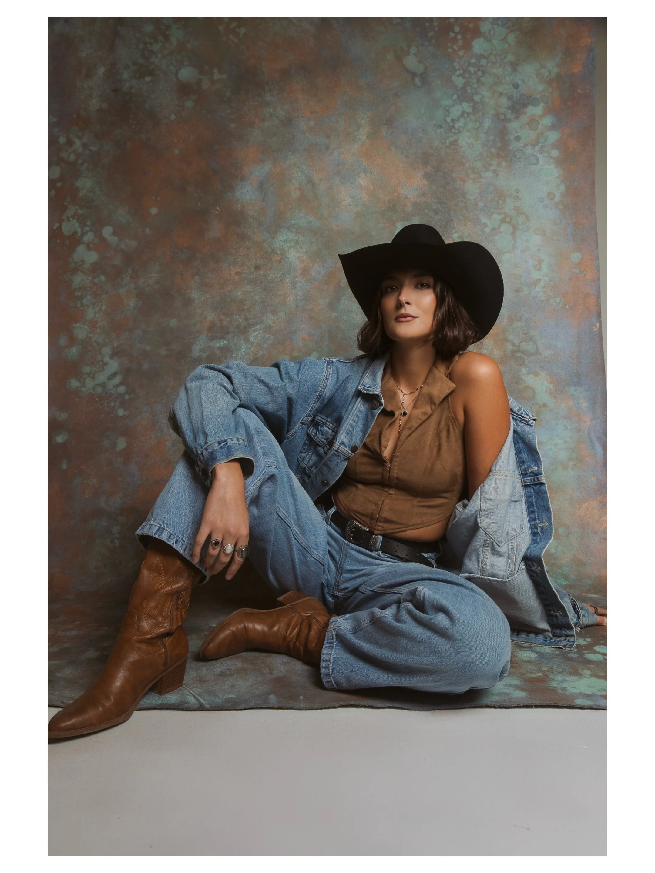 Testing some Western looks w/ @bayleesnedden at @studiohausnashville .

Portraits. Details. Personality. Beauty. Branding.

Shot on @sonyalpha &amp; @polaroid 

Thankful for the team!

Model: @bayleesnedden 
MUA: @makeupbyameliafusco 
Photographer: @