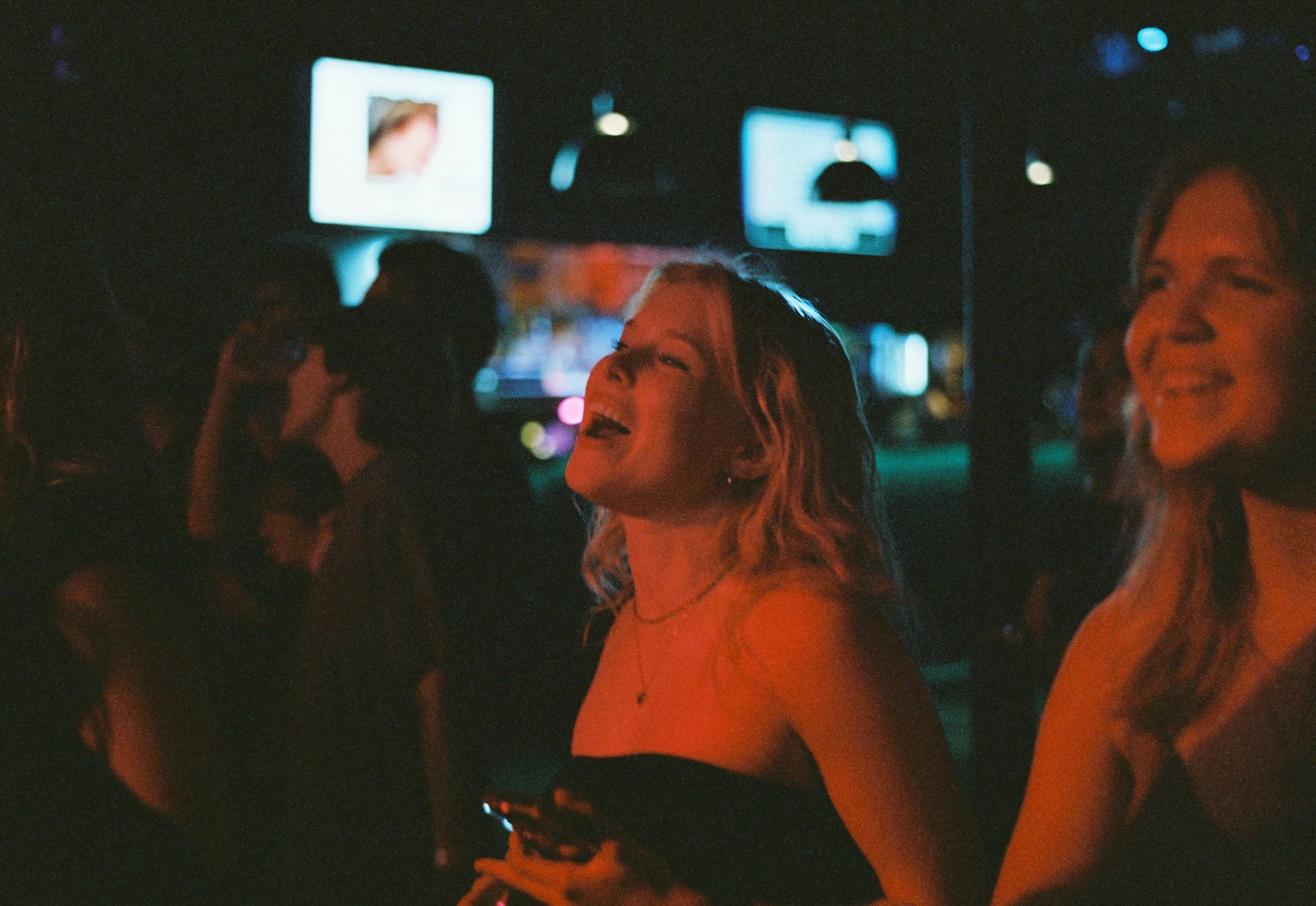 AC_2594_CineStill 800T_366051-R1-E006.jpg