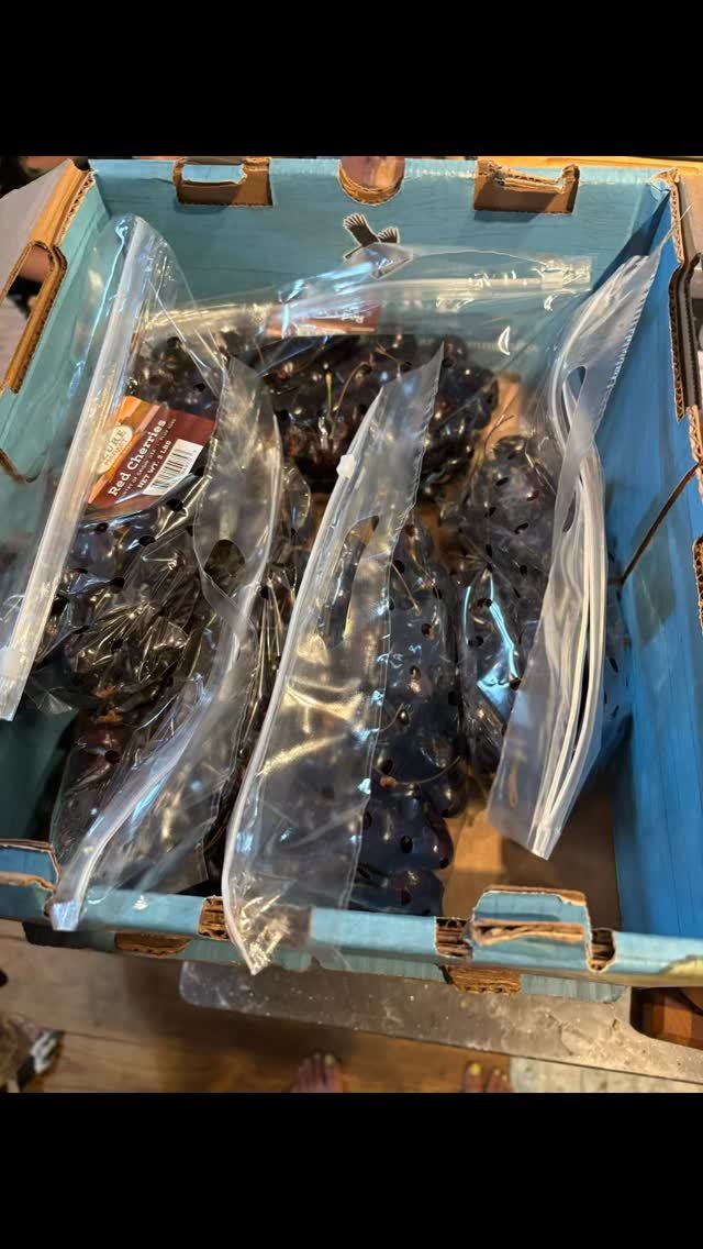 We’re canning Maraschino Cherries!🍒
#cherries #maraschinocherries #canning #cleaningredients #knowwhatyoueat #waterbathcanning @azurestandard @nutrimill @ballcanning @forjarsusa @lehmanshardware