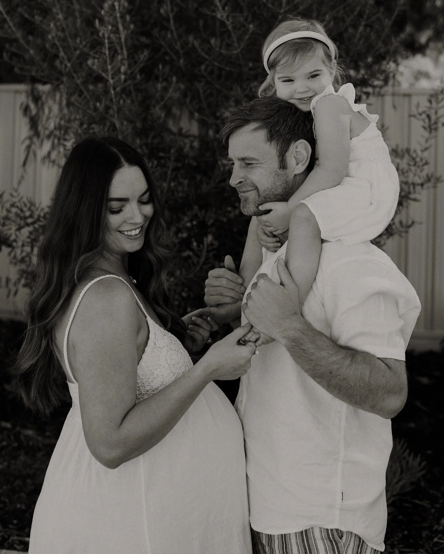 In home maternity sessions have been my absolute fave of 2025 🫶🏼 

#perthphotographer #perthmaternityphotographer #perthfamilyphotographer