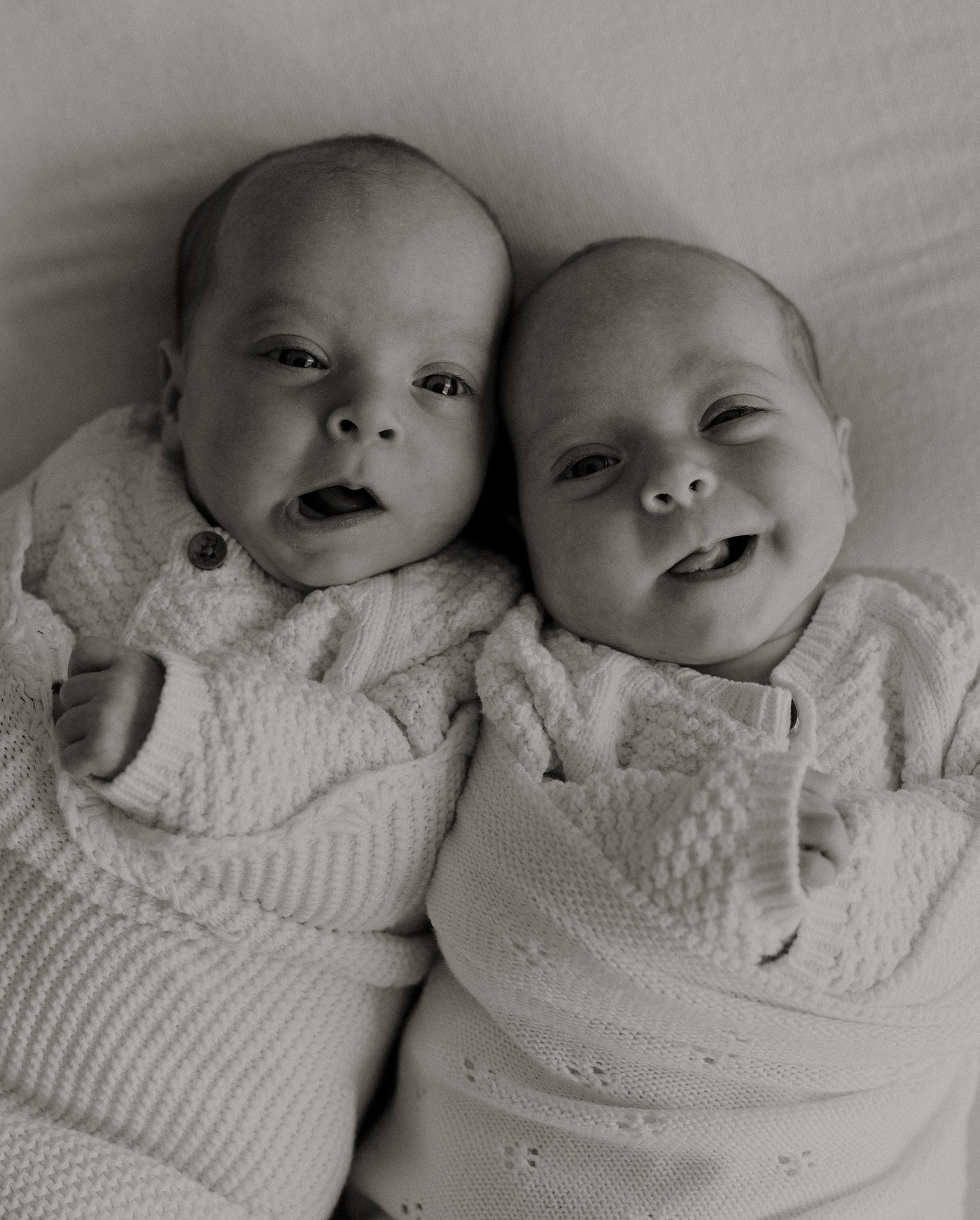 An absolute power team if I&rsquo;ve ever seen one 💪🏻 In awe of this beautiful family @laurenreitsy thank you for allowing me capture your crew &amp; those special early days with your twin girls. 

#perthnewbornphotographer #perthnewborn #twinphot