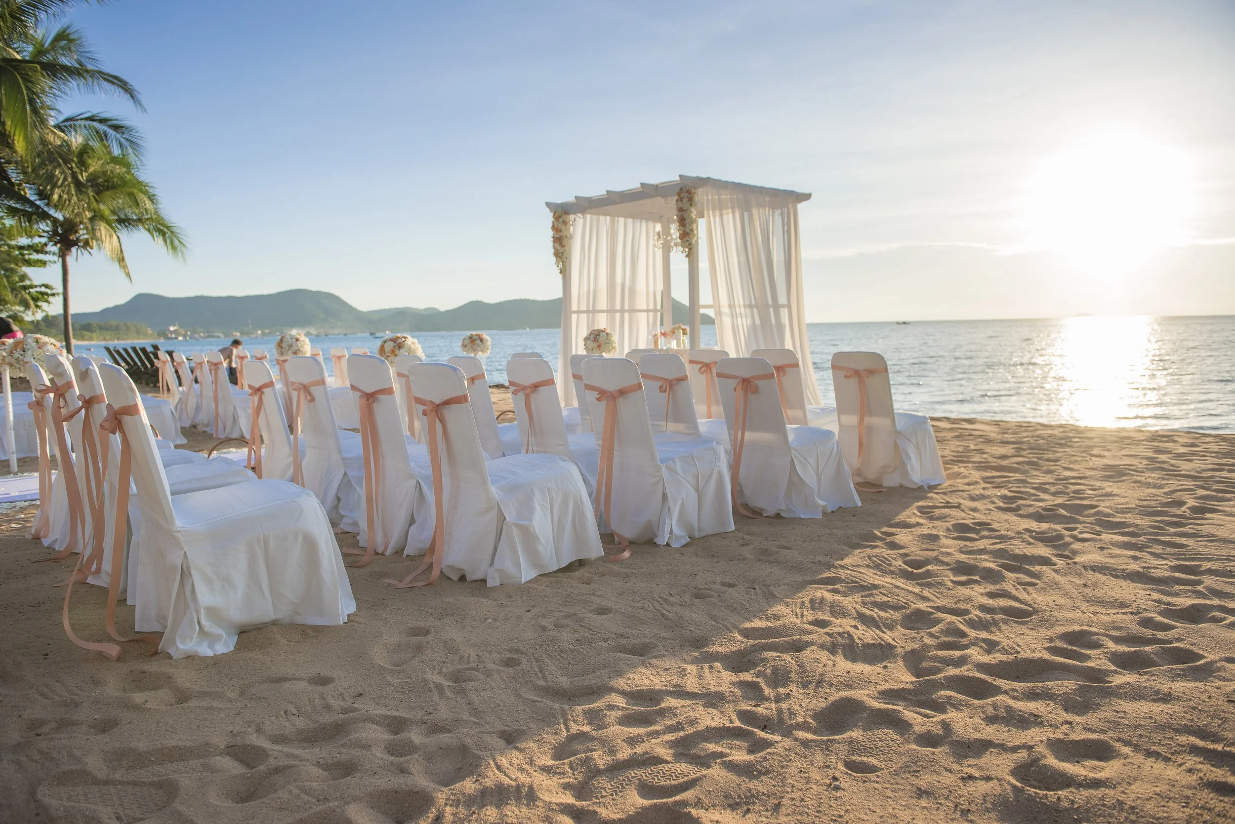 vecteezy_wedding-setup-on-beach_2597913.JPG