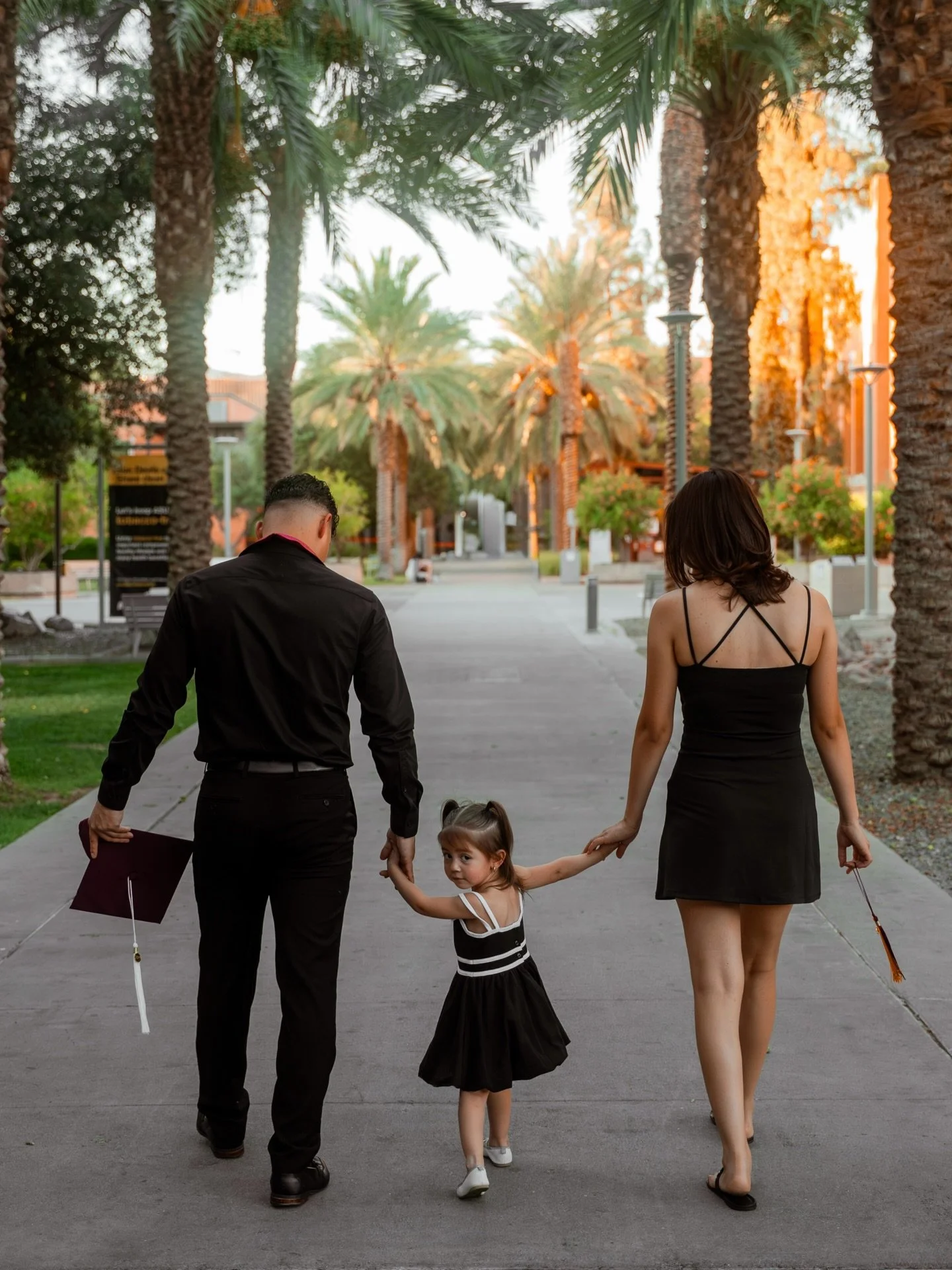 fernando and his beautiful family🥹

#asu #gradphotos #classof2026 #photography #sundevils