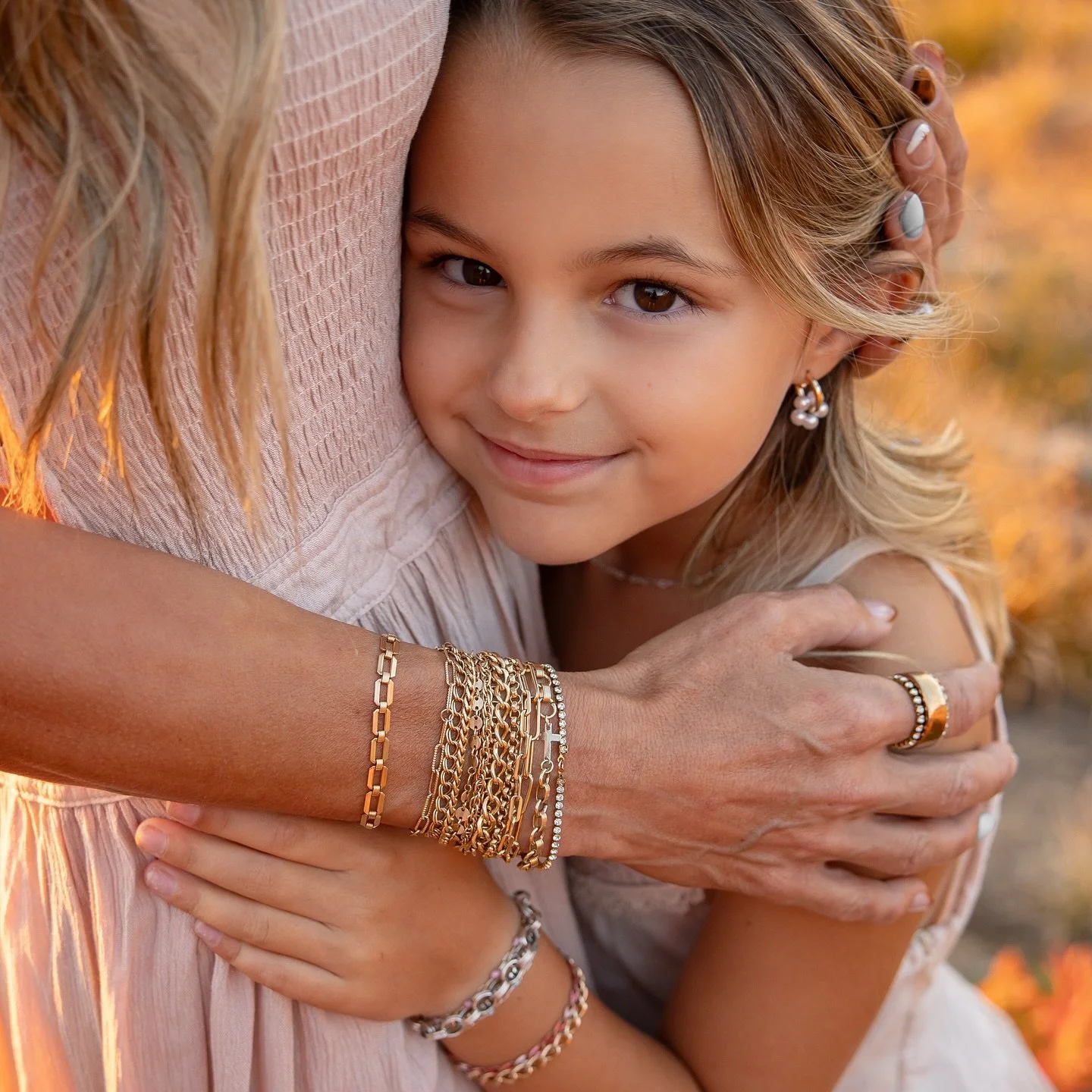 Golden hour, golden bonds. ✨ Permanent jewelry to celebrate love that never fades. 🫶🏼
.
.
.
.
.
#PermanentJewelry #LinkedCDA #CDAStyle #ForeverLinked #GoldDetails #ForeverConnected #BondedForLife #MadeToLast #SentimentalStyle #JewelryWithMeaning #F