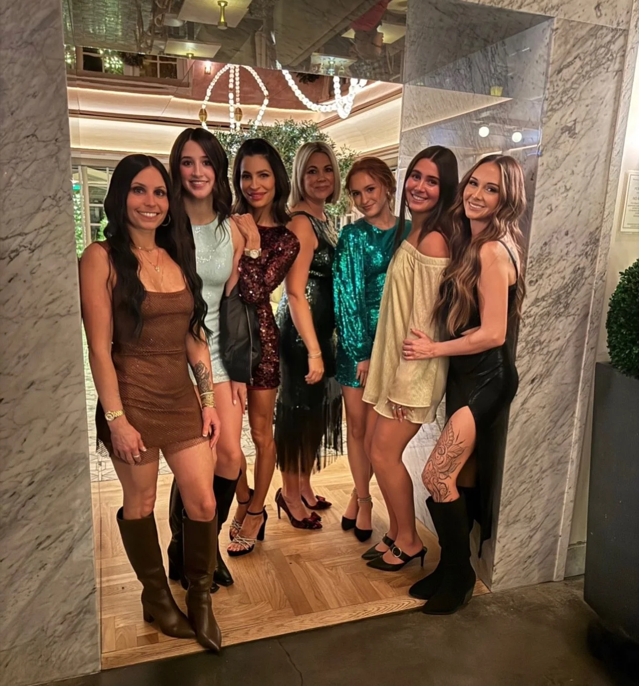 Merry Christmas Eve from all of us at Linked Studios. 🎄🤍

Forever grateful for our amazing staff (literally the best of the best) as well as our incredible customers who keep us busy, smiling, and doing what we love. Thanks for supporting small, sh