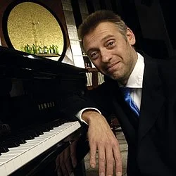 Konzert mit dem Pianisten Andy Mokrus  - Bridges to the world