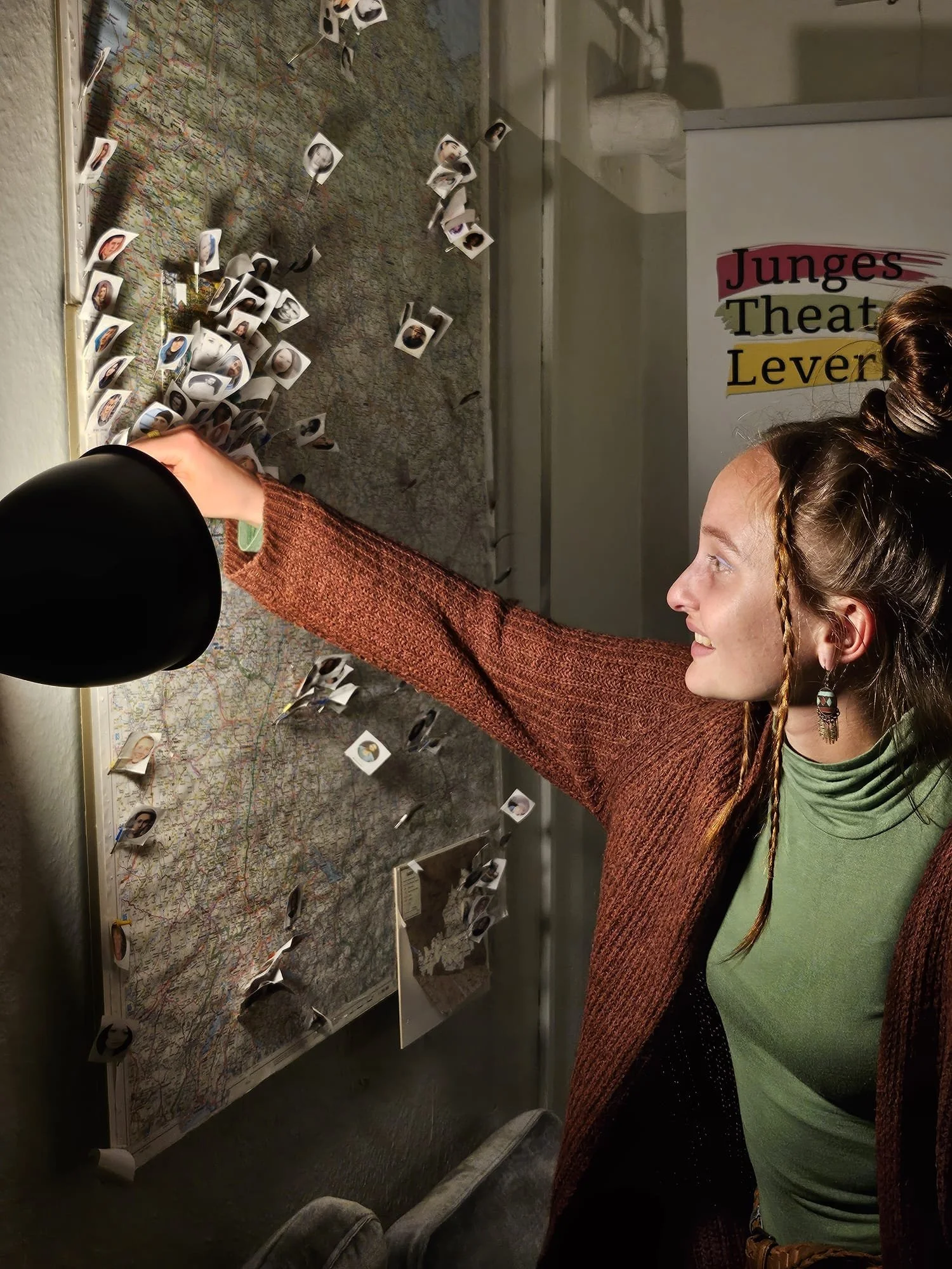 Anne steckt sich um.jpeg