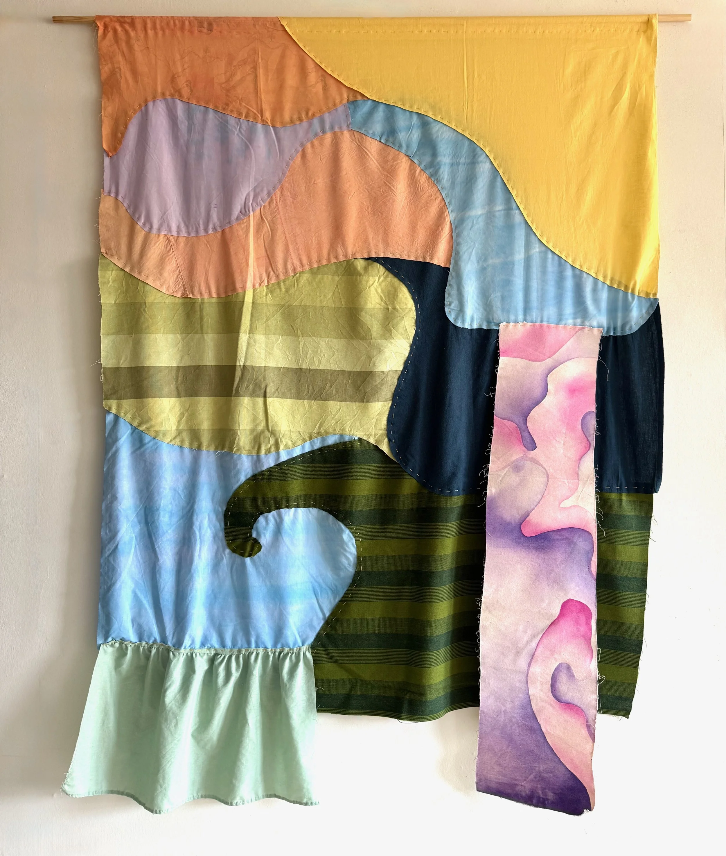  Tear Streams  
Recycled textile, Acrylic on raw canvas 
123 x 167 cm