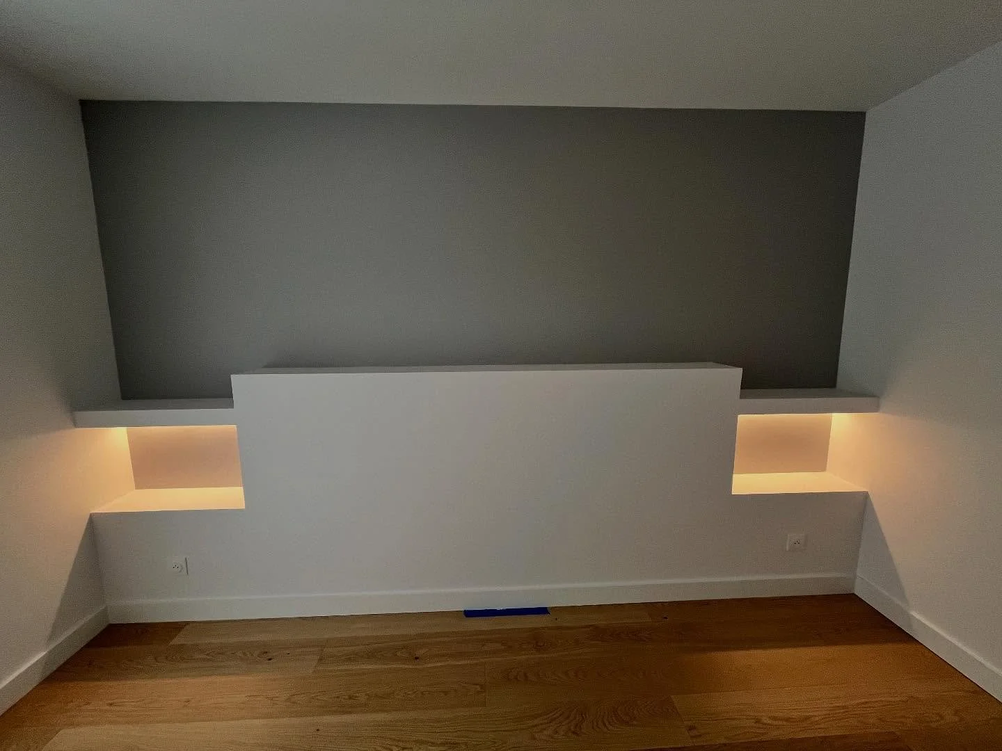 Nouvelle r&eacute;alisation 💡
Insertion de bandeaux led dans une t&ecirc;te de lit pour une ambiance cozy 😊

#&eacute;lectricien #idee #bandeauled #tetedelit #saintcontest #caen