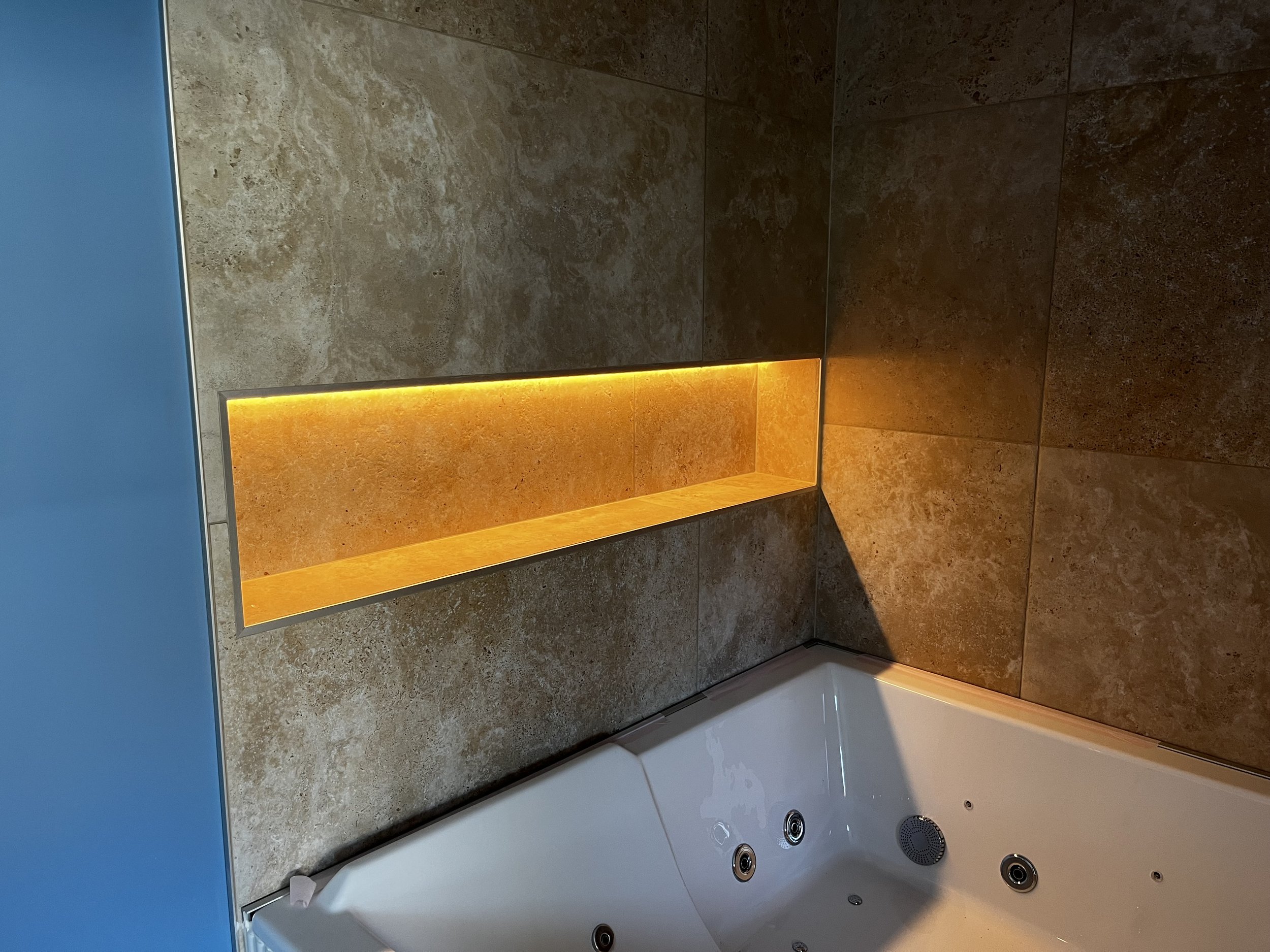 NICHE LED