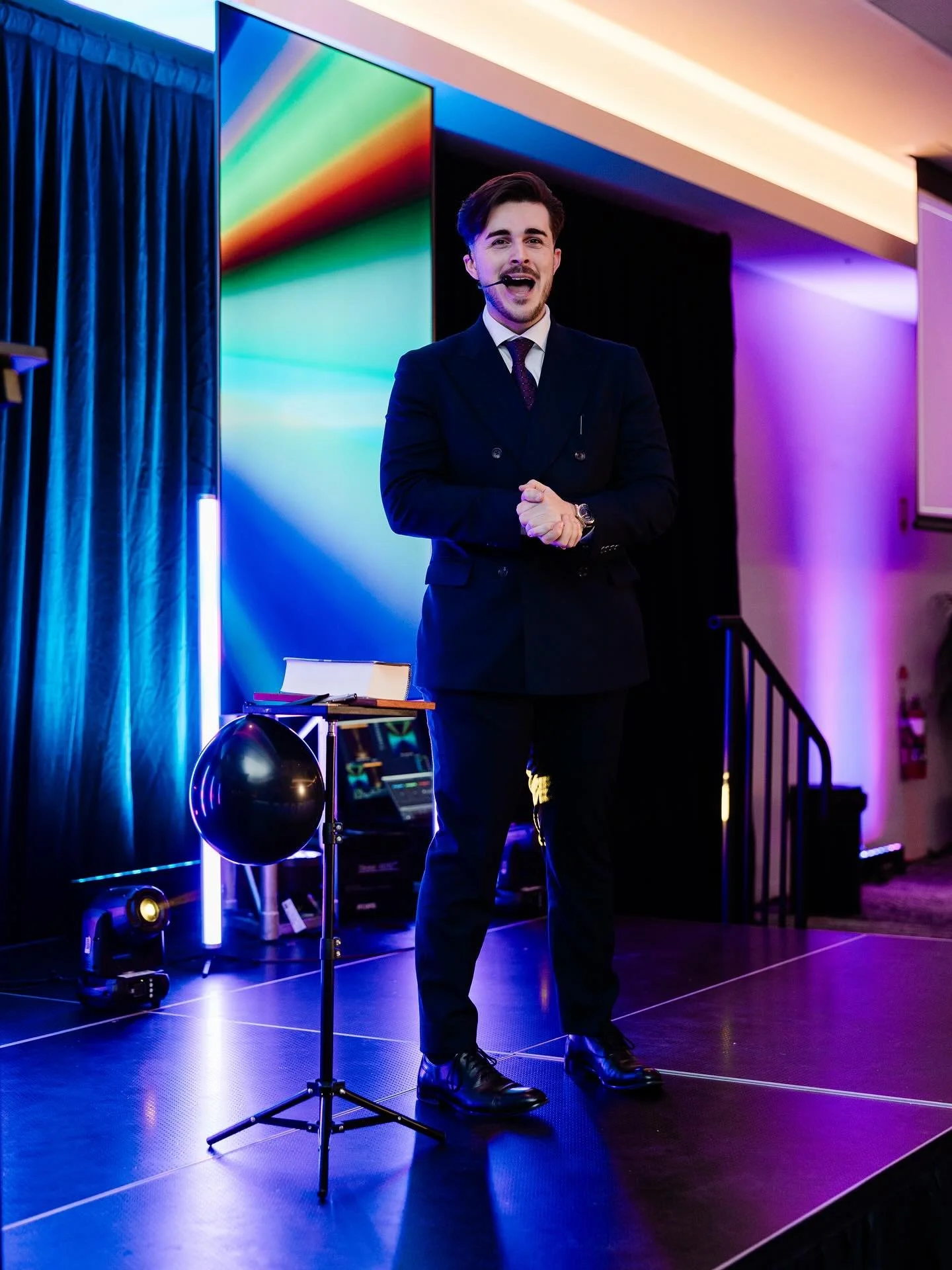 Thank you @gosford_rsl for inviting me to perform in their new event space ‘The Gallery’. Please reach out to their events team if you’re looking for a great new venue for your next event! Thank you @lisalentphotography for the pict
