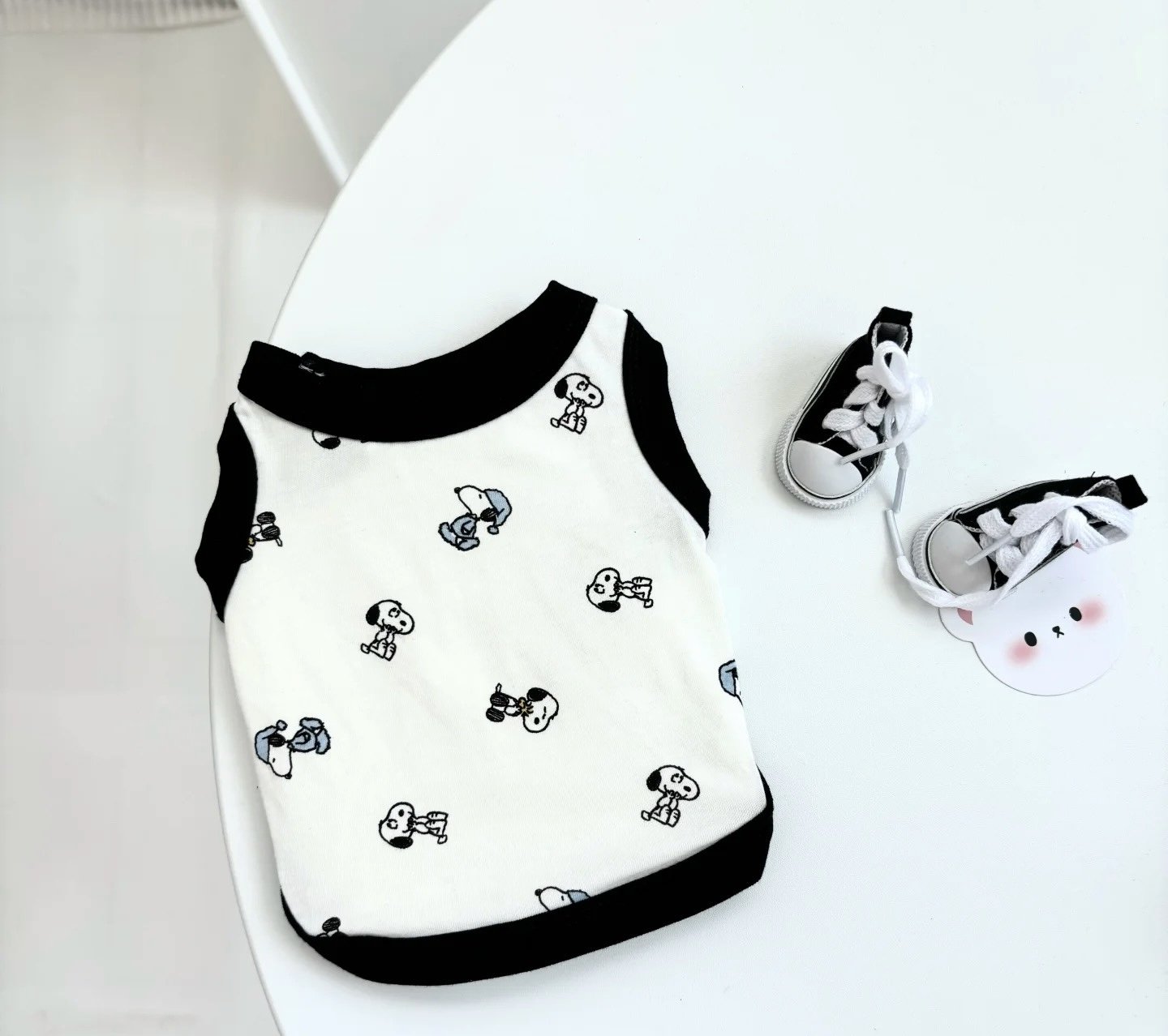 Black & White Cute Snoopy