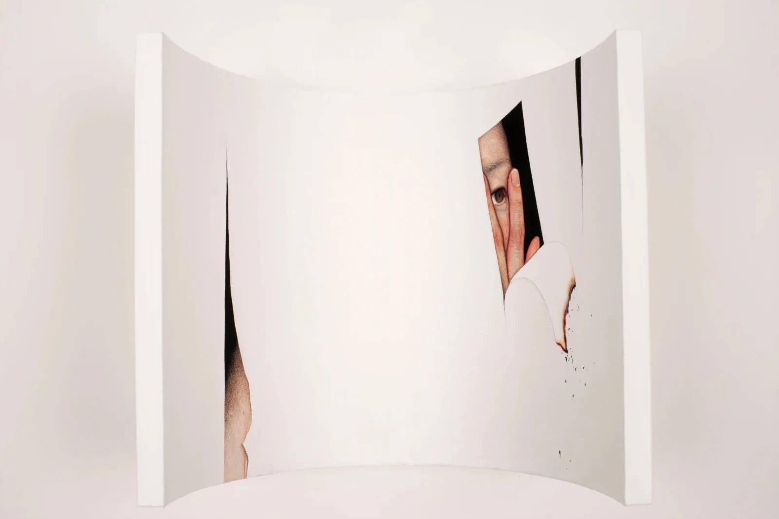 Lee Jinju “Discontinuous Continuity” shaped canvas exhibition | Tasty Morsels Art