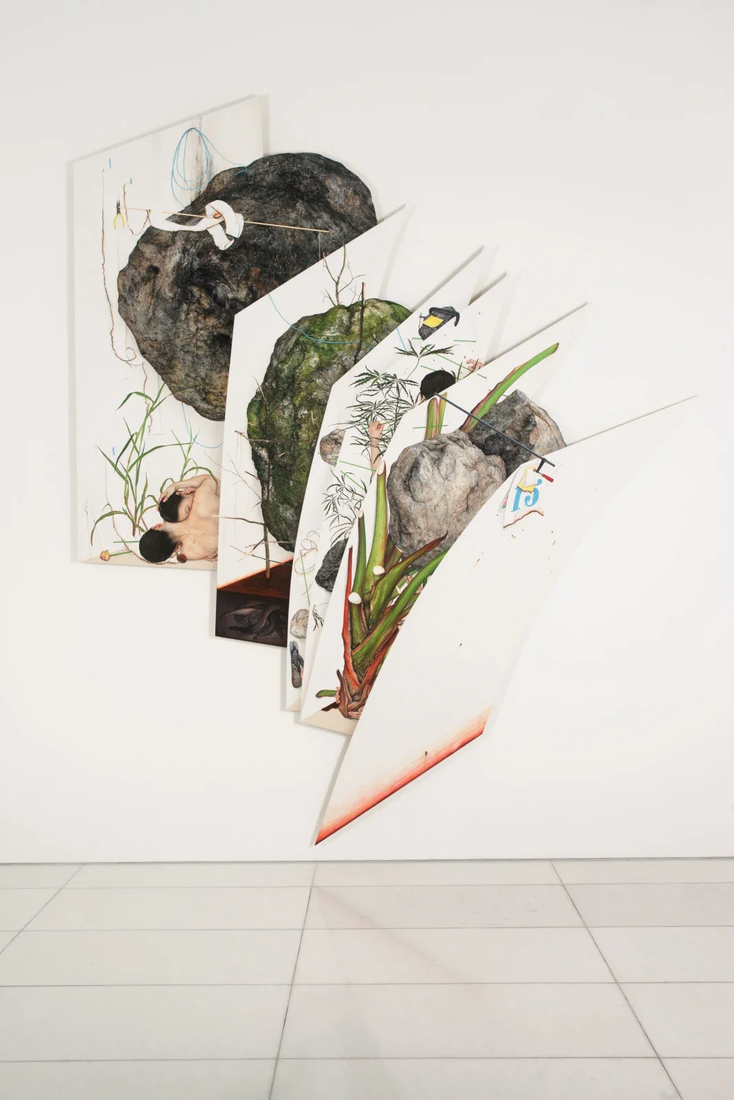 Lee Jinju “Discontinuous Continuity” shaped canvas exhibition | Tasty Morsels Art