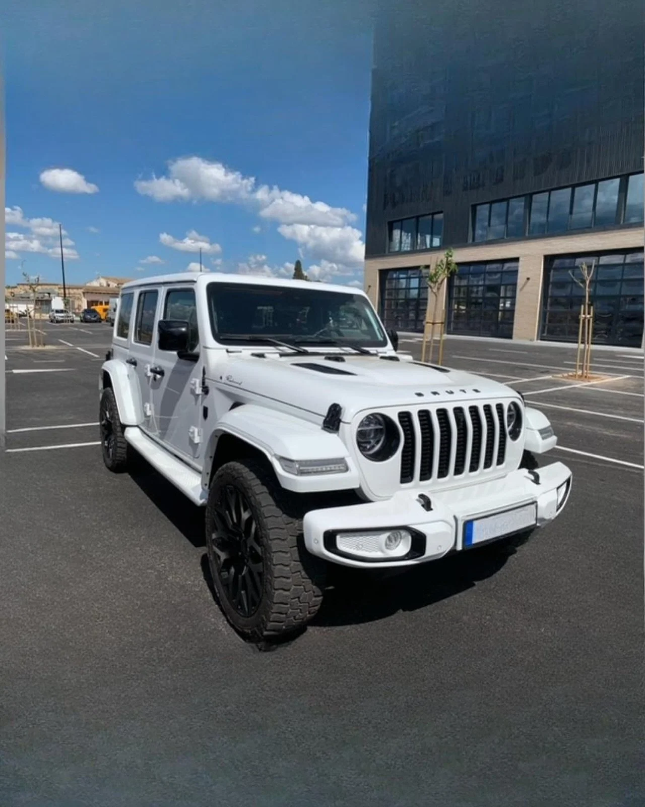 🇬🇧 This Brute was recently imported by us on behalf of Brunold Mallorca. Homologating a custom-built Jeep for Spanish plates is usually slow and expensive. We&rsquo;ve streamlined the process &mdash; and got it done properly, fast &amp; carefree.

