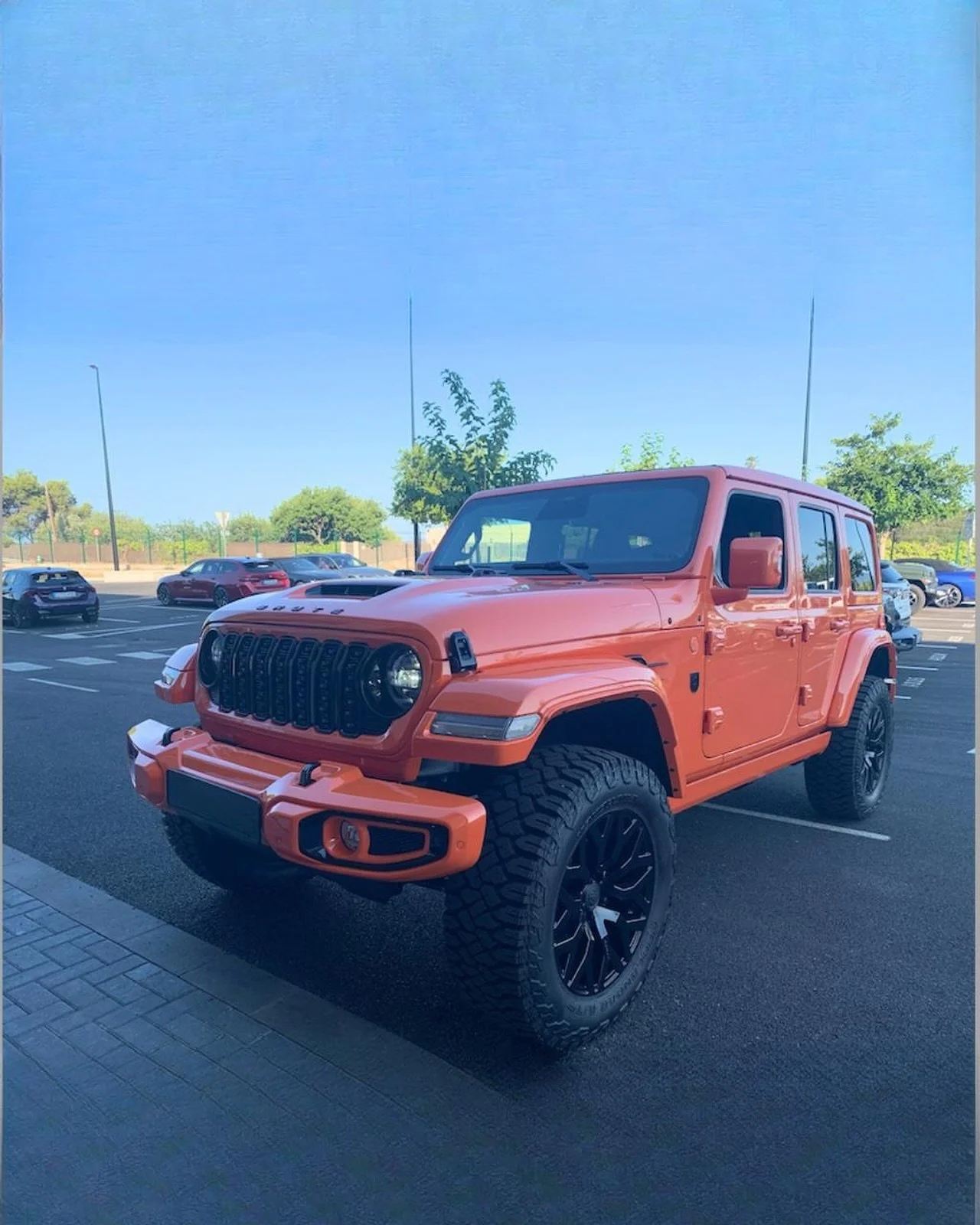 🇬🇧 This Brute was recently imported by us on behalf of Brunold Mallorca. Homologating a custom-built Jeep for Spanish plates is usually slow and expensive. We&rsquo;ve streamlined the process &mdash; and got it done properly, fast &amp; carefree.

