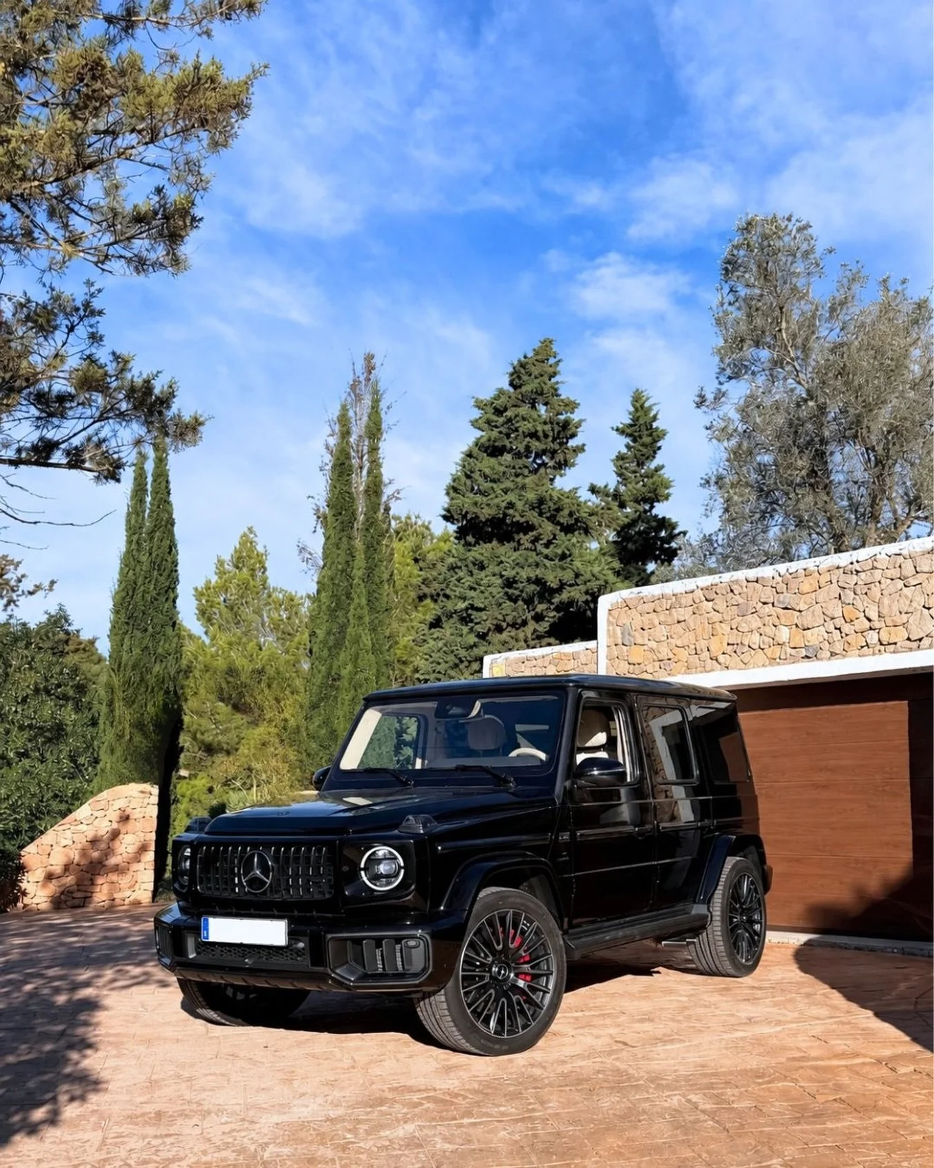 🇬🇧 A brand new Mercedes G63 AMG W465, delivered to its owner with the full Macchiato Beige interior he wanted. He couldn&rsquo;t find the right car, and the official dealer quoted a wait of more than a year. Then he called us. Through a trusted con