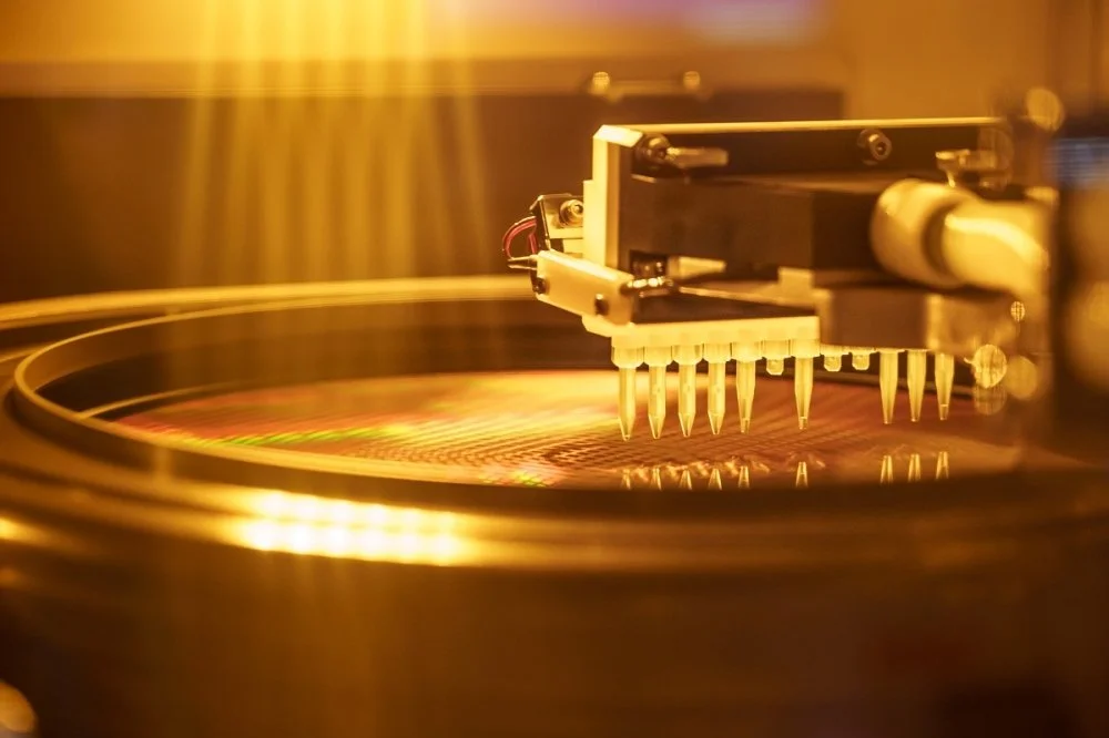 STMicroelectronics enters high-volume production of its silicon photonics platform