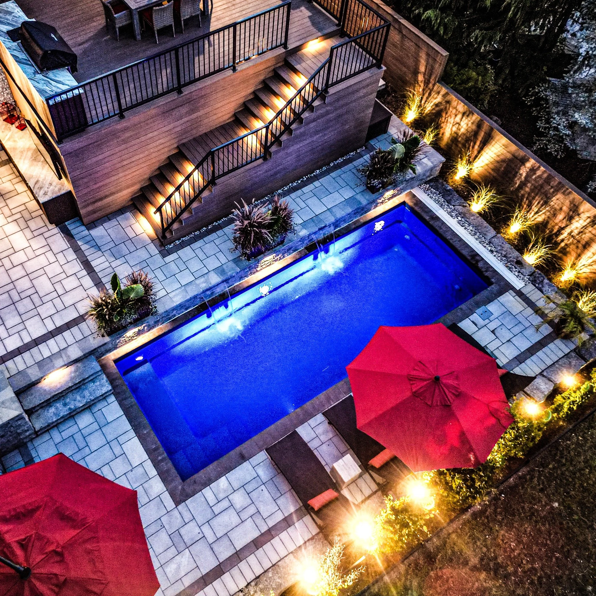 Landscape lighting is one of those finishing touches that changes everything.

It&rsquo;s not just about looking good at night (although&hellip; it definitely does). Done right, lighting:

✨ extends how long you can enjoy the space
🦶 makes walkways/