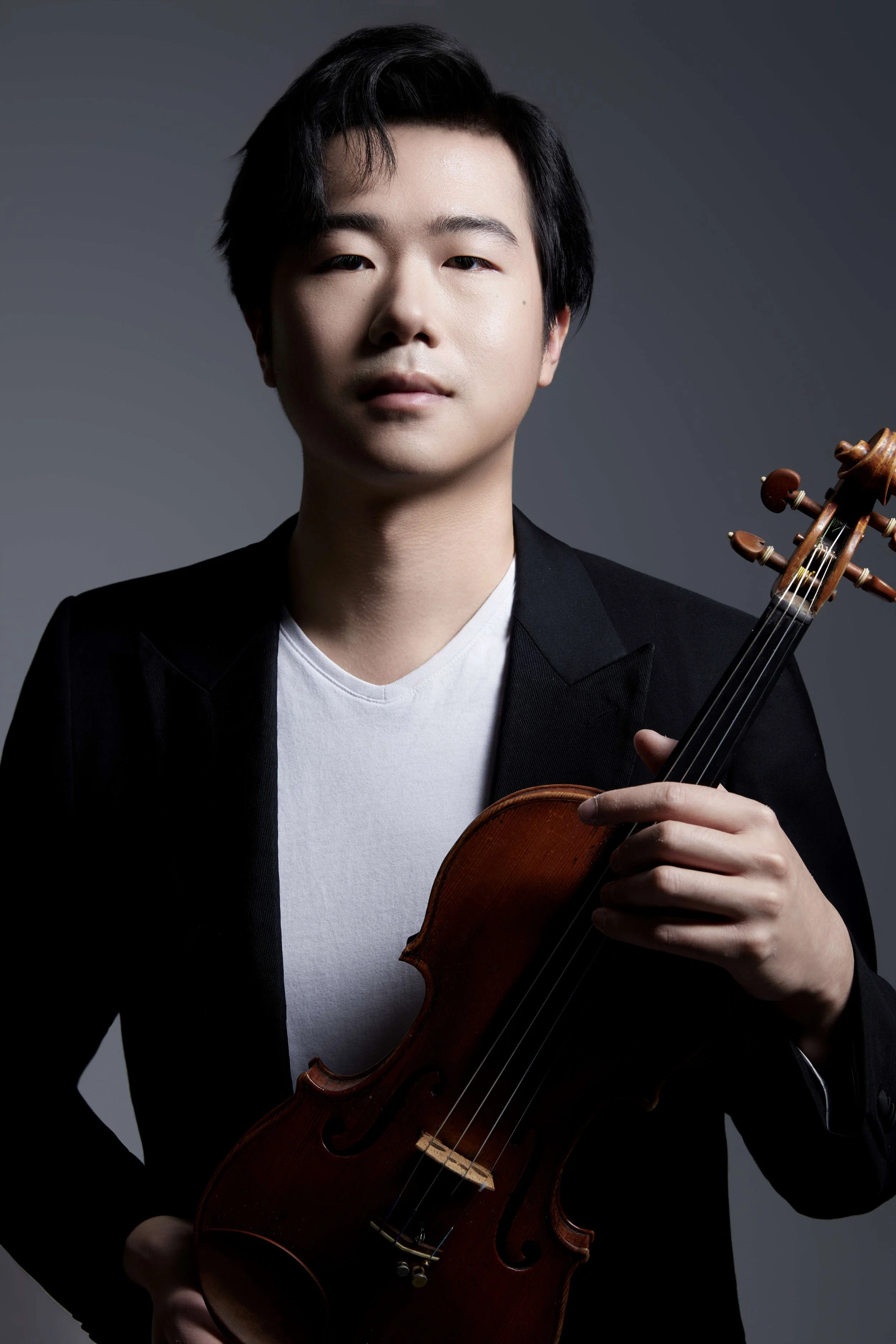 Paganini-Preisträger Simon Zhu bei Felsner Artists