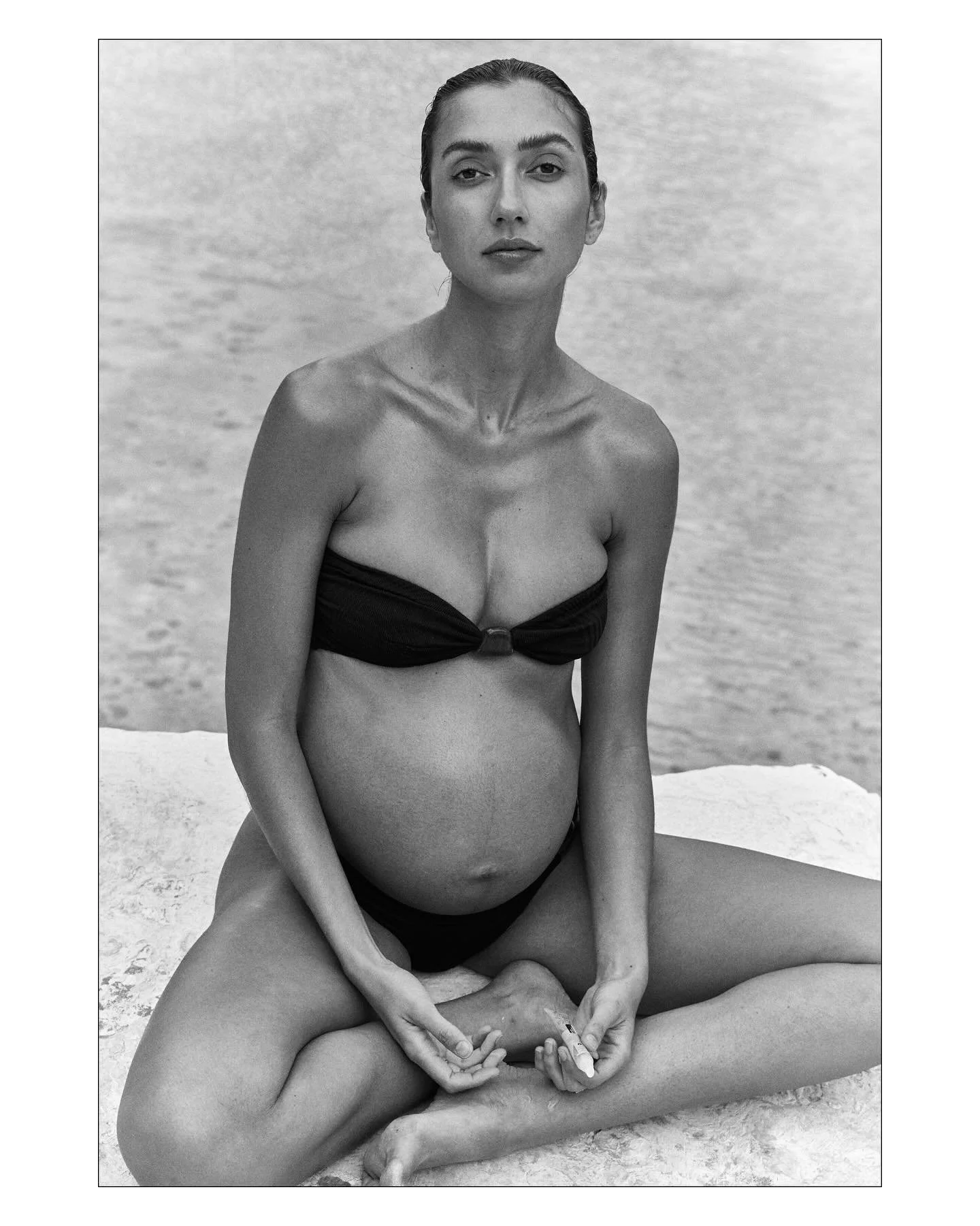 Archive mood. The warmth of this season reminded me of this dreamy shoot with @shannon_lawson , pregnant with baby number two, for @theinarra 

Beauty @olgagillofficial 
Styling @courtney___mcintosh 
Photo @uzuri.studio @amyhibbardphoto