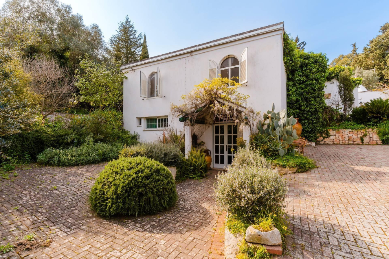 Countryside Villa with Trullo &amp; Annex Ostuni, Italy, €450,000