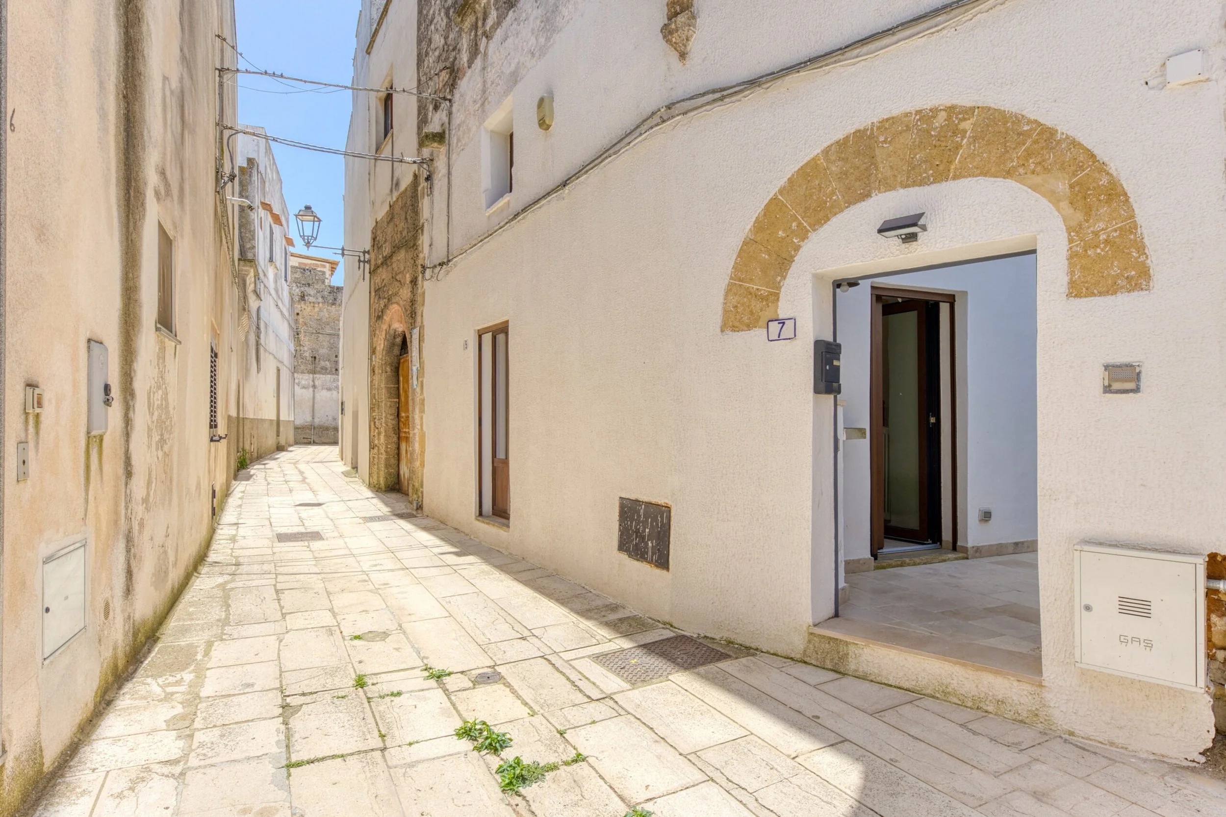 2-Bed Salento House with Barrel Vaults and Mezzanine, Montesardo, Italy €120,000