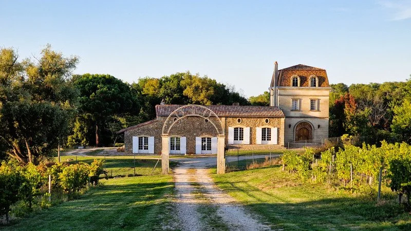 7-Bed 1880 Château with 110 m² Cathedral-Ceiling Reception and Optional Vineyards, St-Michel-de-Montaigne, France €473,000