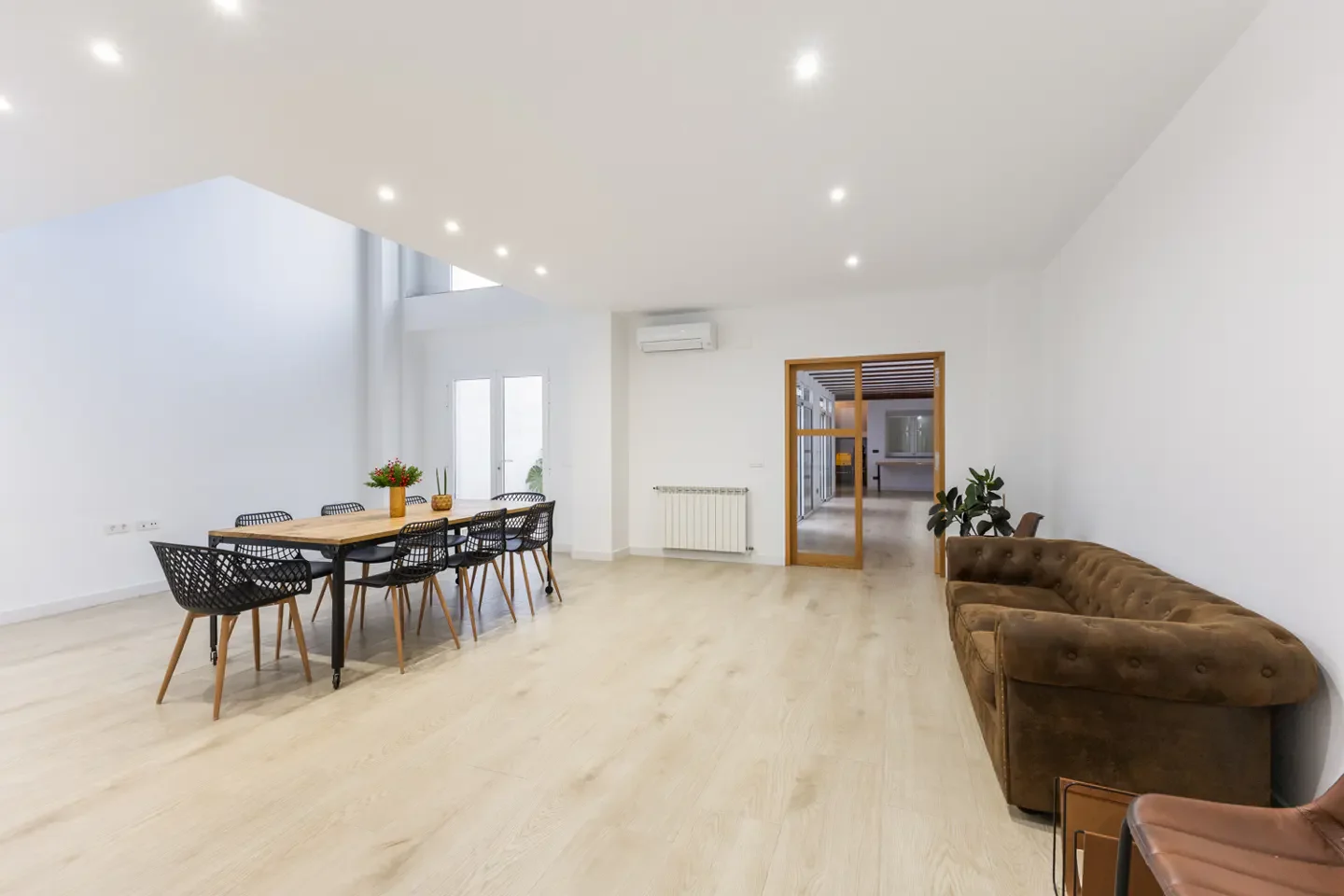 6-Bed Townhouse with Private Gym and Interior Courtyard, Vila-real City Centre, Spain €550,000