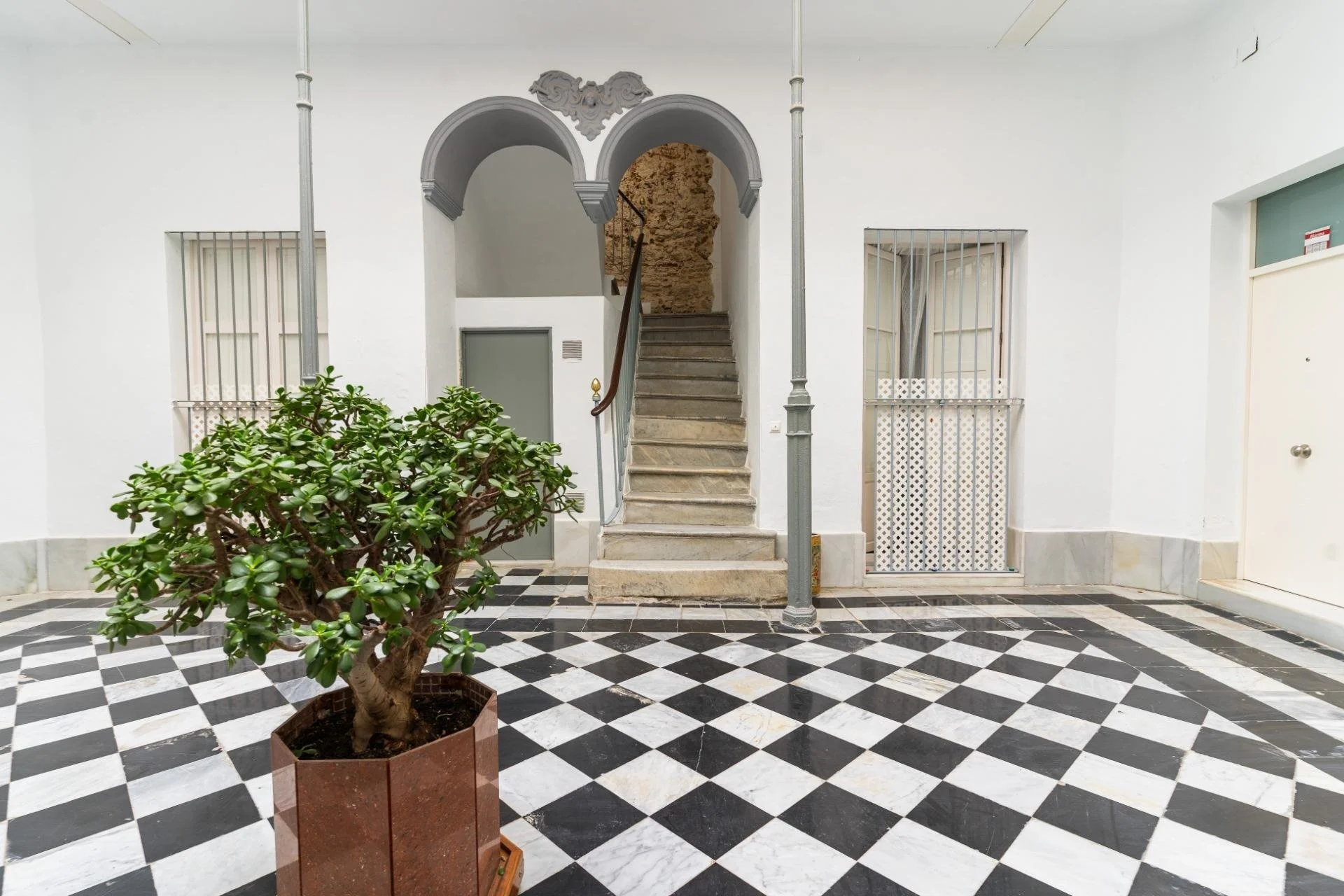 1-Bed Apartment in Historic Centre, Cádiz, Spain, €195,000