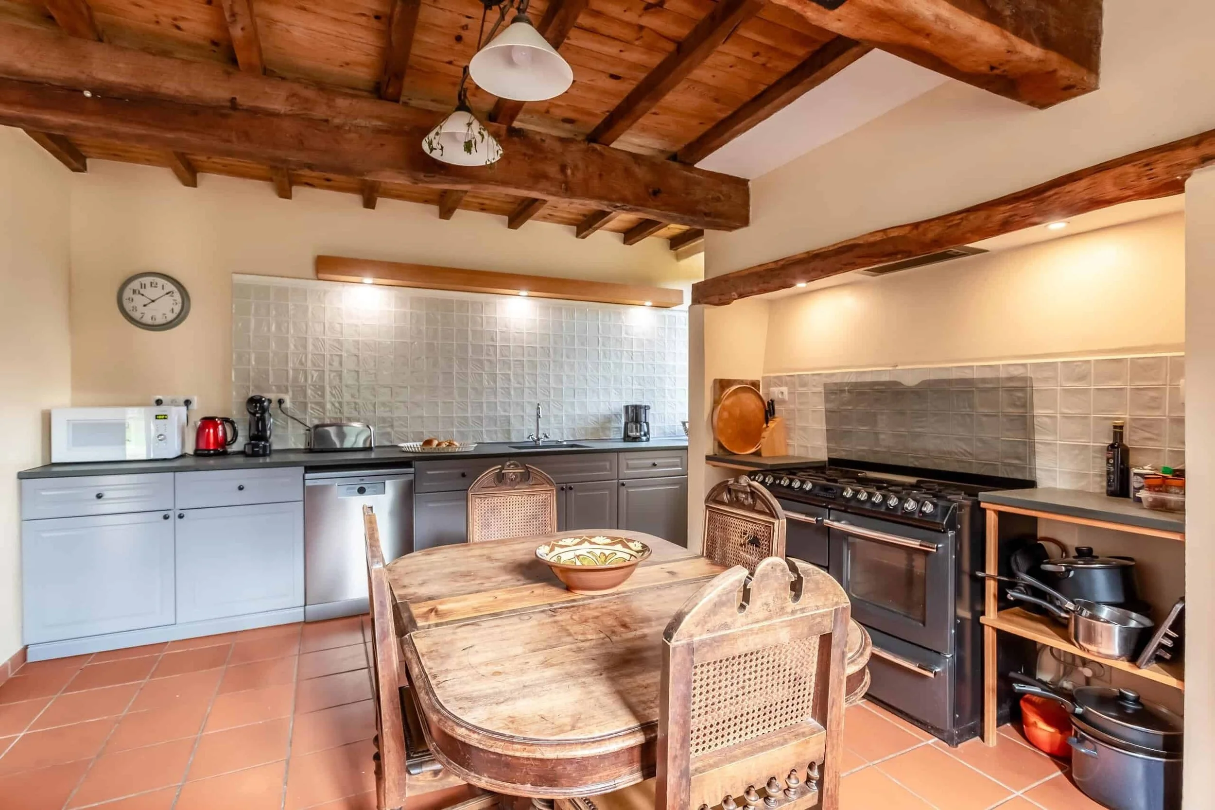 imgi_13_kitchen-2-wmc645.jpg