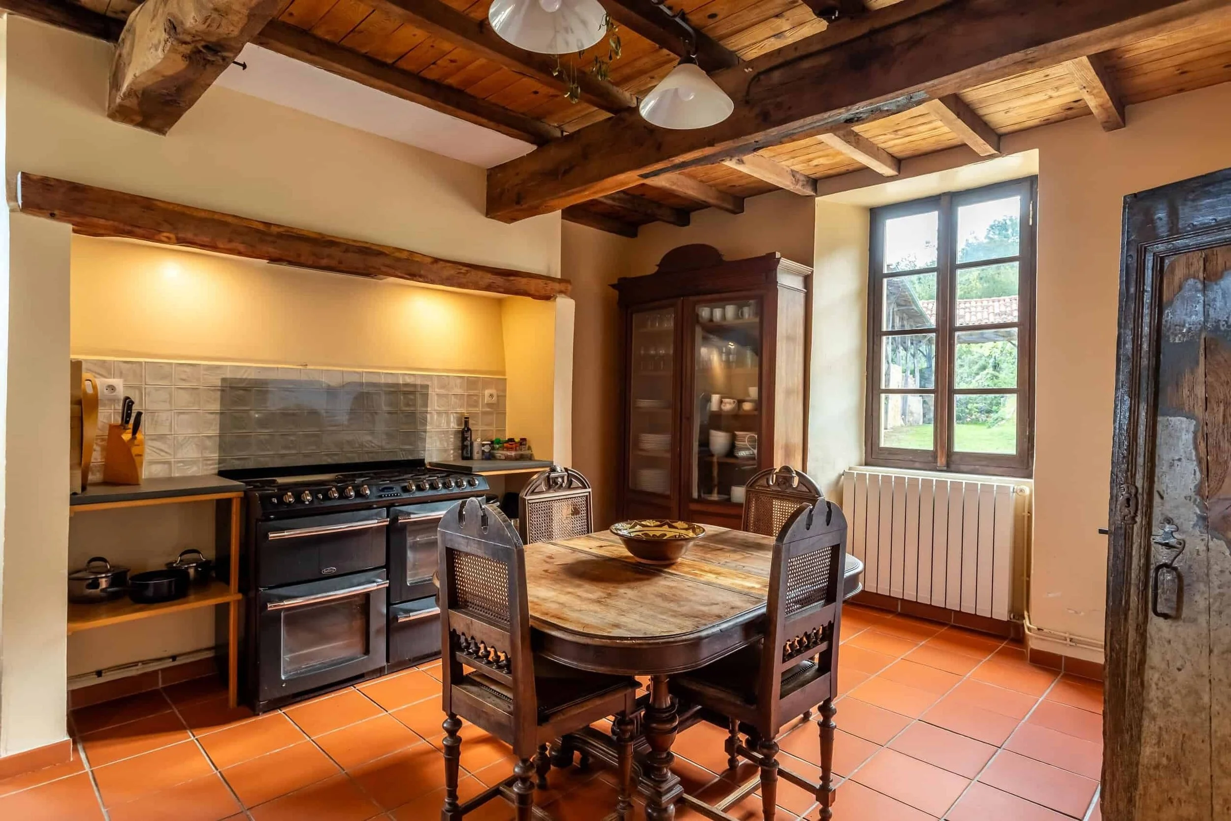 imgi_18_kitchen-3-wmc645.jpg