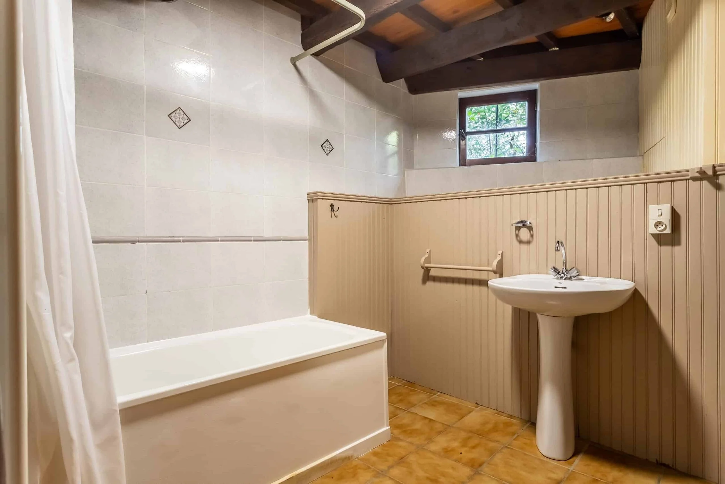 imgi_28_shower-3-wmc645.jpg
