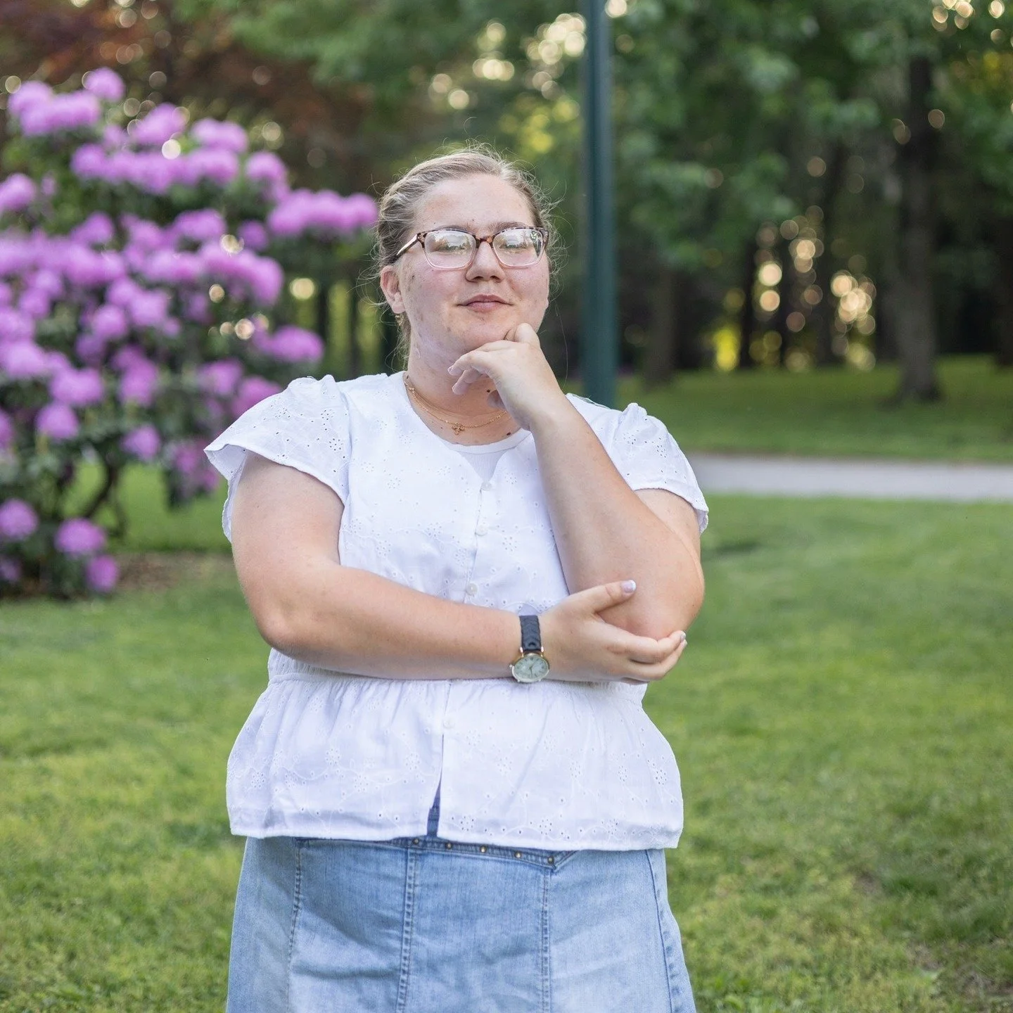 Still dreaming of this lovely spring evening with Elly😍 

My books are OPEN for your 2026 senior session! I'm excited to serve in this area of your graduation! YOU are worth celebrating.🎉🥳

AND, now is the perfect time to book your graduation phot