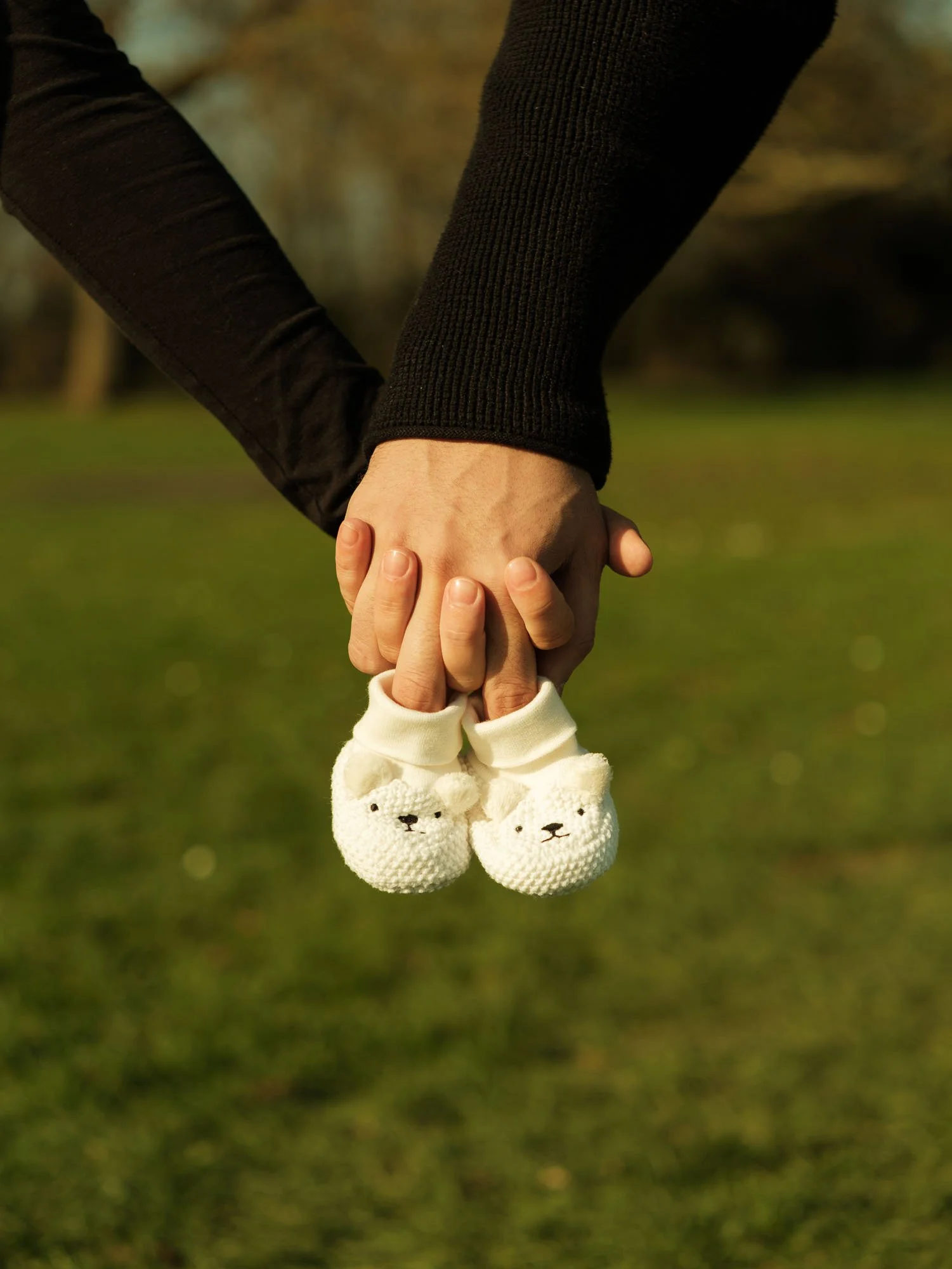 Maternity Shooting Baby Schuhe Frankfurt Lohberg Outdoor.jpg