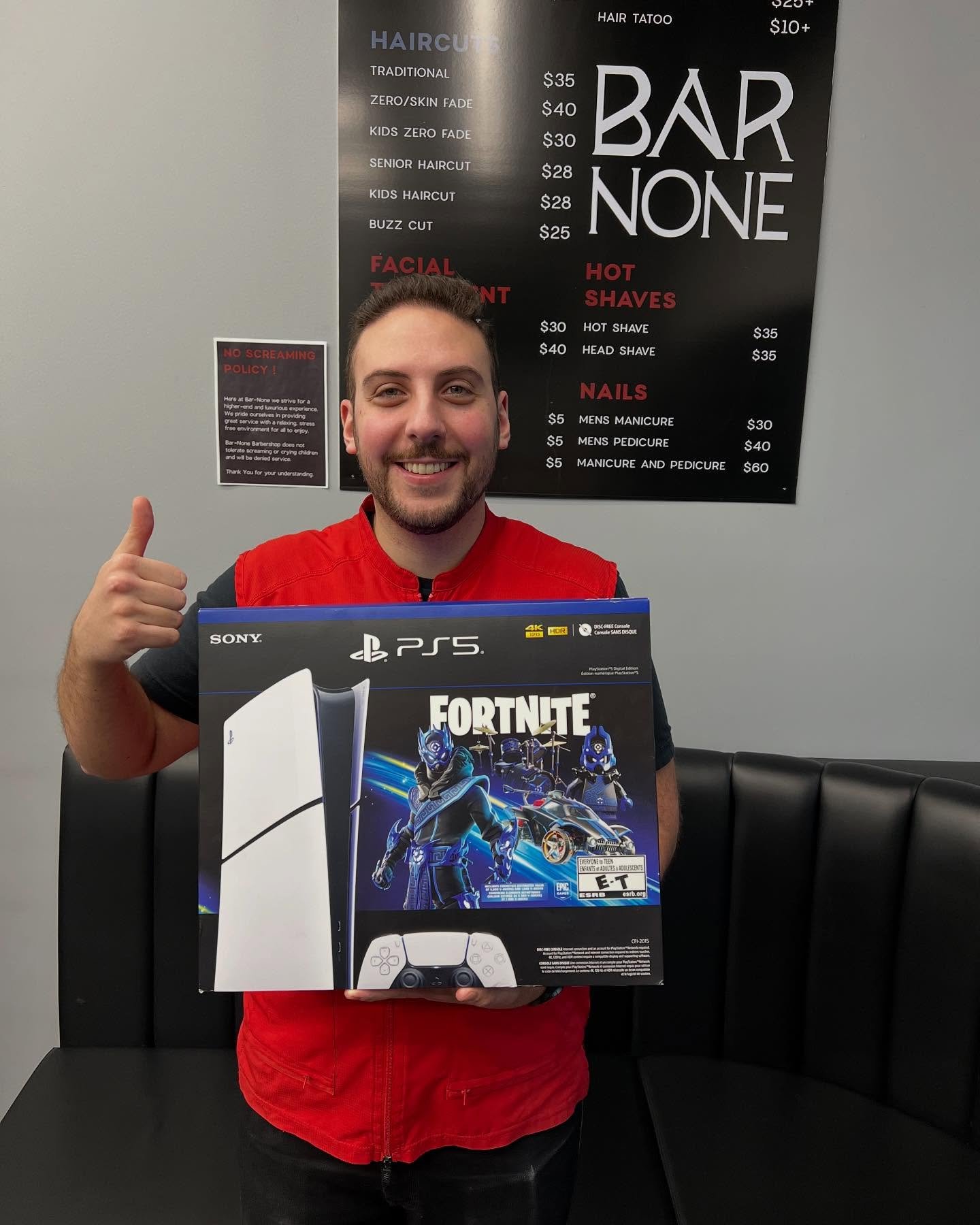 CONGRATULATIONS to James for winning our 2024 Christmas Give Away ! 🎄💈
#barber #barbershop #yycbarber #yycbarbers #calgarybarber #barbernation #calgarybarbers #barbergang #giveaway #barnonebarbers #barnonebarbershop