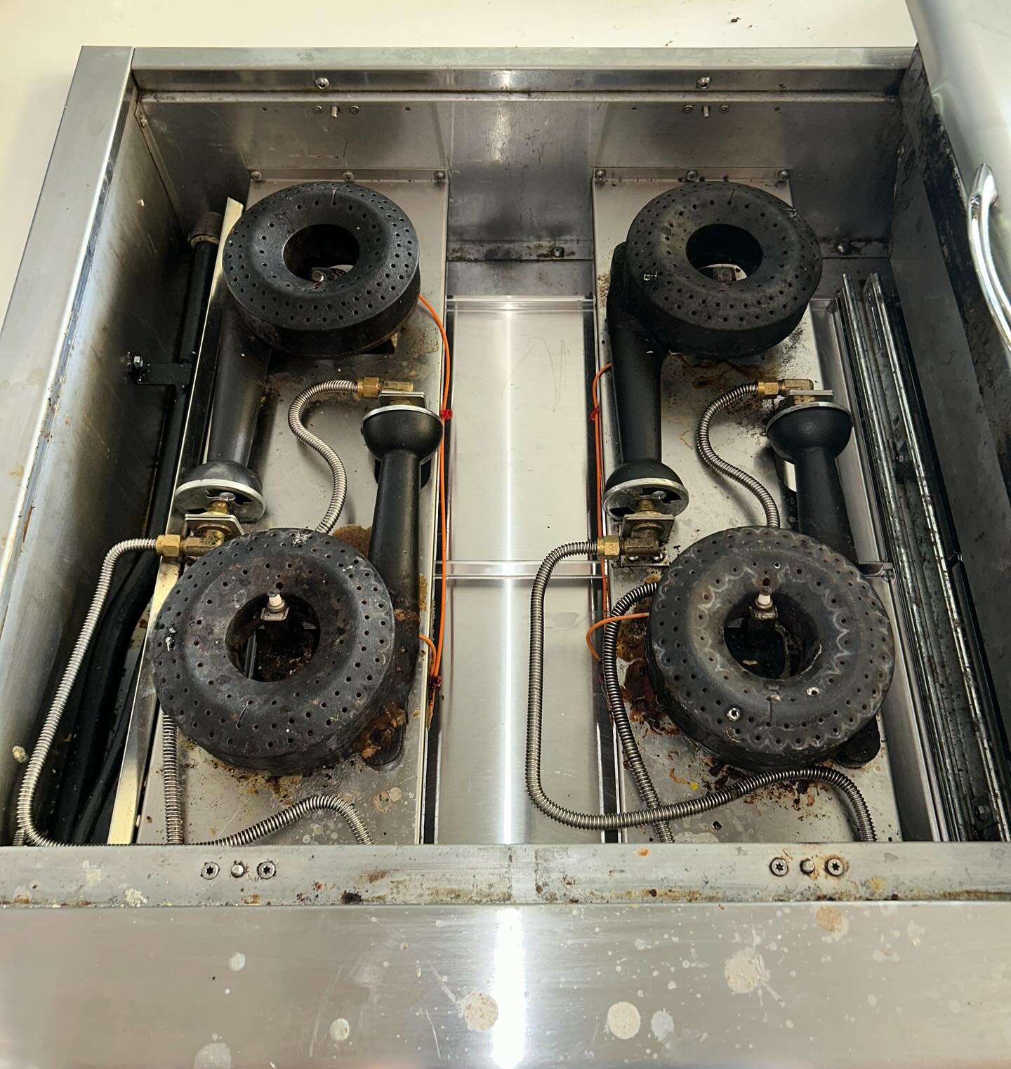Before ➡️ After ✨
We brought this stove back to life!
Let The Neat Freakz make your kitchen shine too!
📆Link in bio for a free consultation!
#neatfreakz #cleaningmn #mplsbusiness #minnetonka #cleaningservice #homecleaningservice