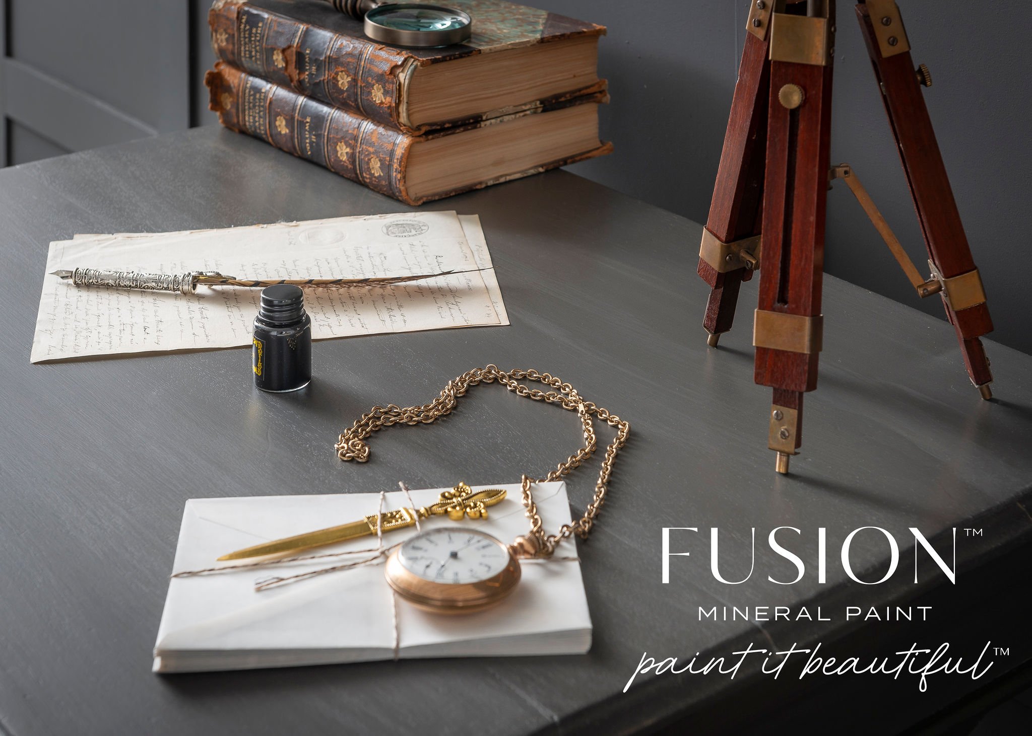 26-Fusion_Mineral_Paint_Oakham_Desk__WR_220527_2570-Edit.jpg
