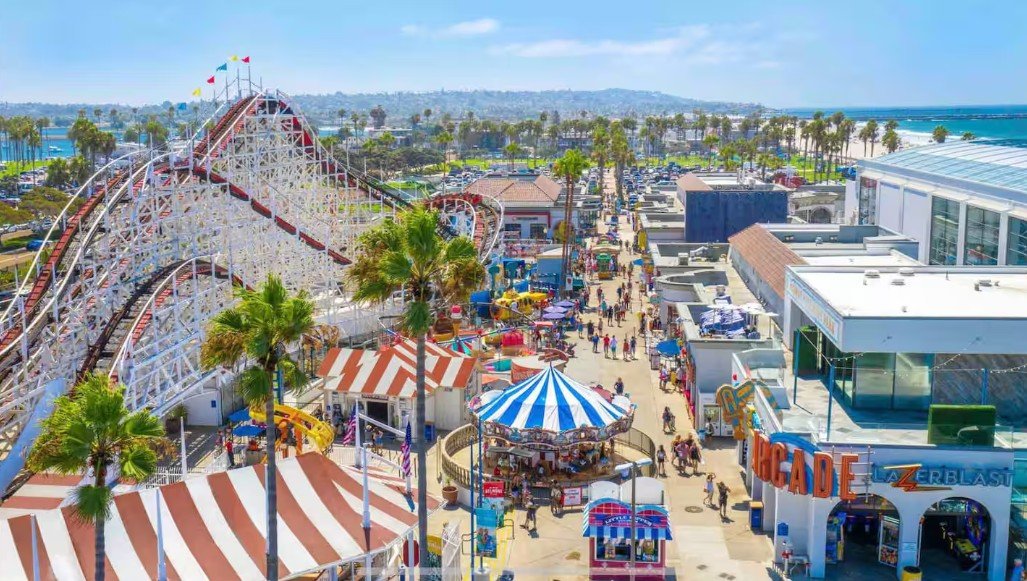 belmont park amusement park on mission beach boardwalk san diego