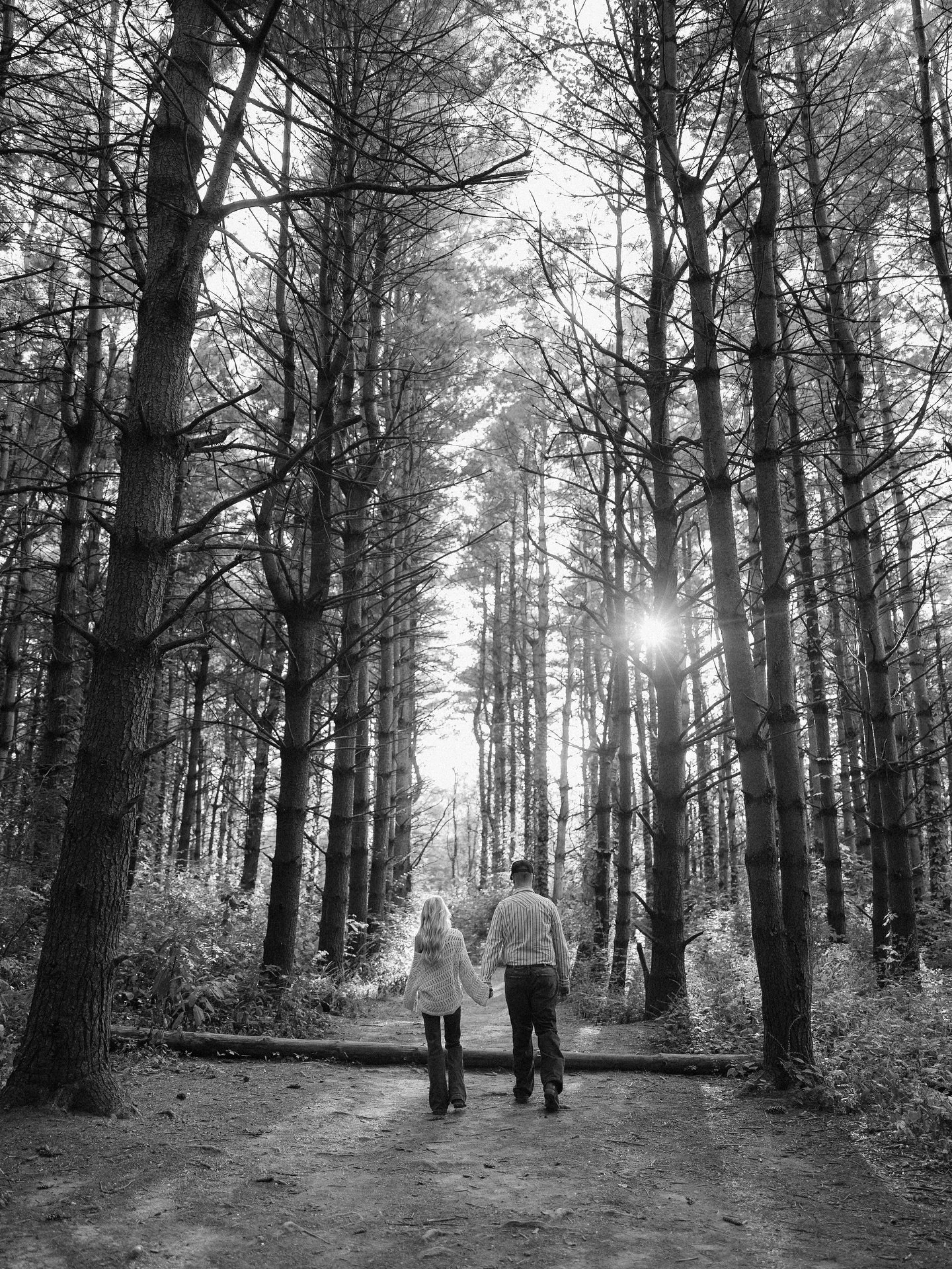 A moment for the 🖤&amp;🤍&rsquo;s aka my favorite types of photos! For all you swifties out there, the first one is totally giving Folklore am I right? Ethan &amp; Hailey embody young love!
